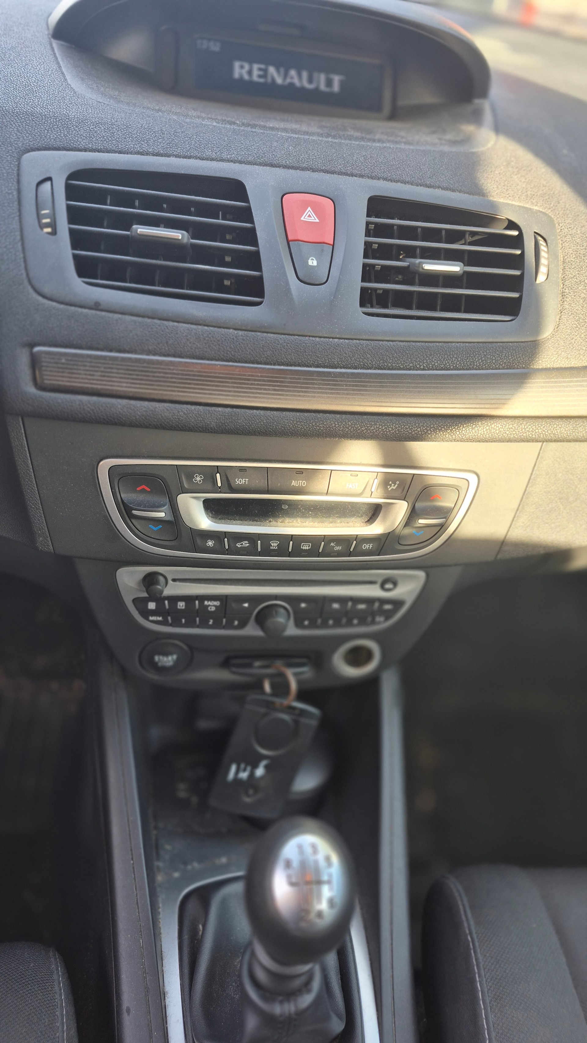 RENAULT Mégane 1.6 16V Expression-image-11