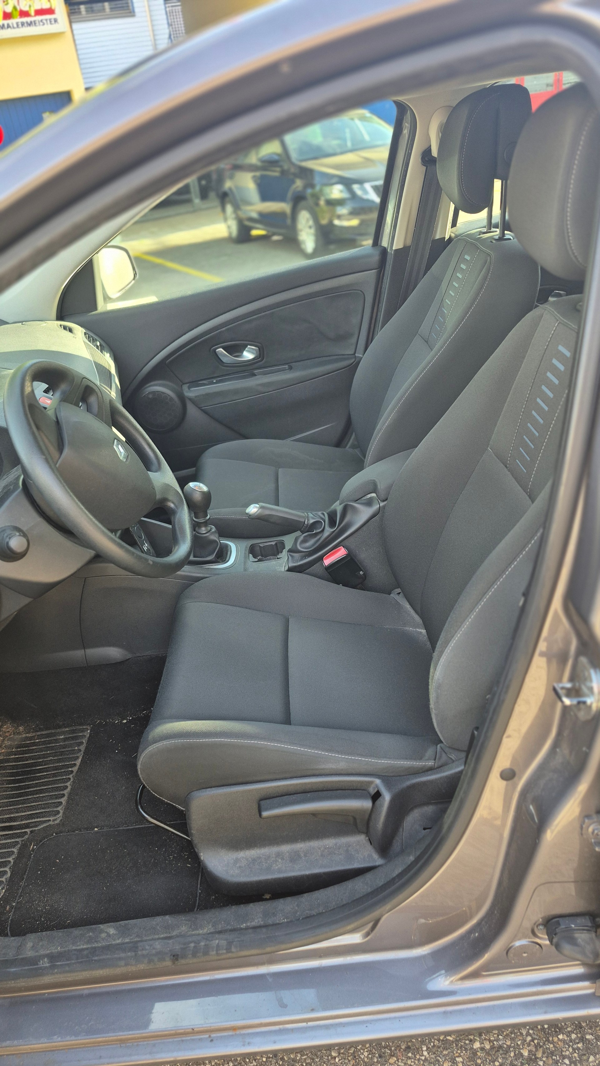 RENAULT Mégane 1.6 16V Expression-image-10