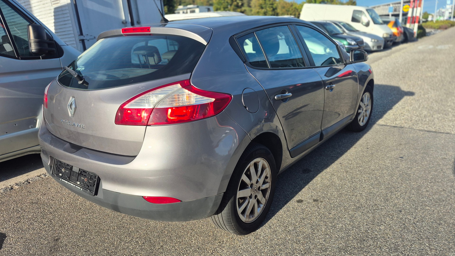 RENAULT Mégane 1.6 16V Expression-image-5