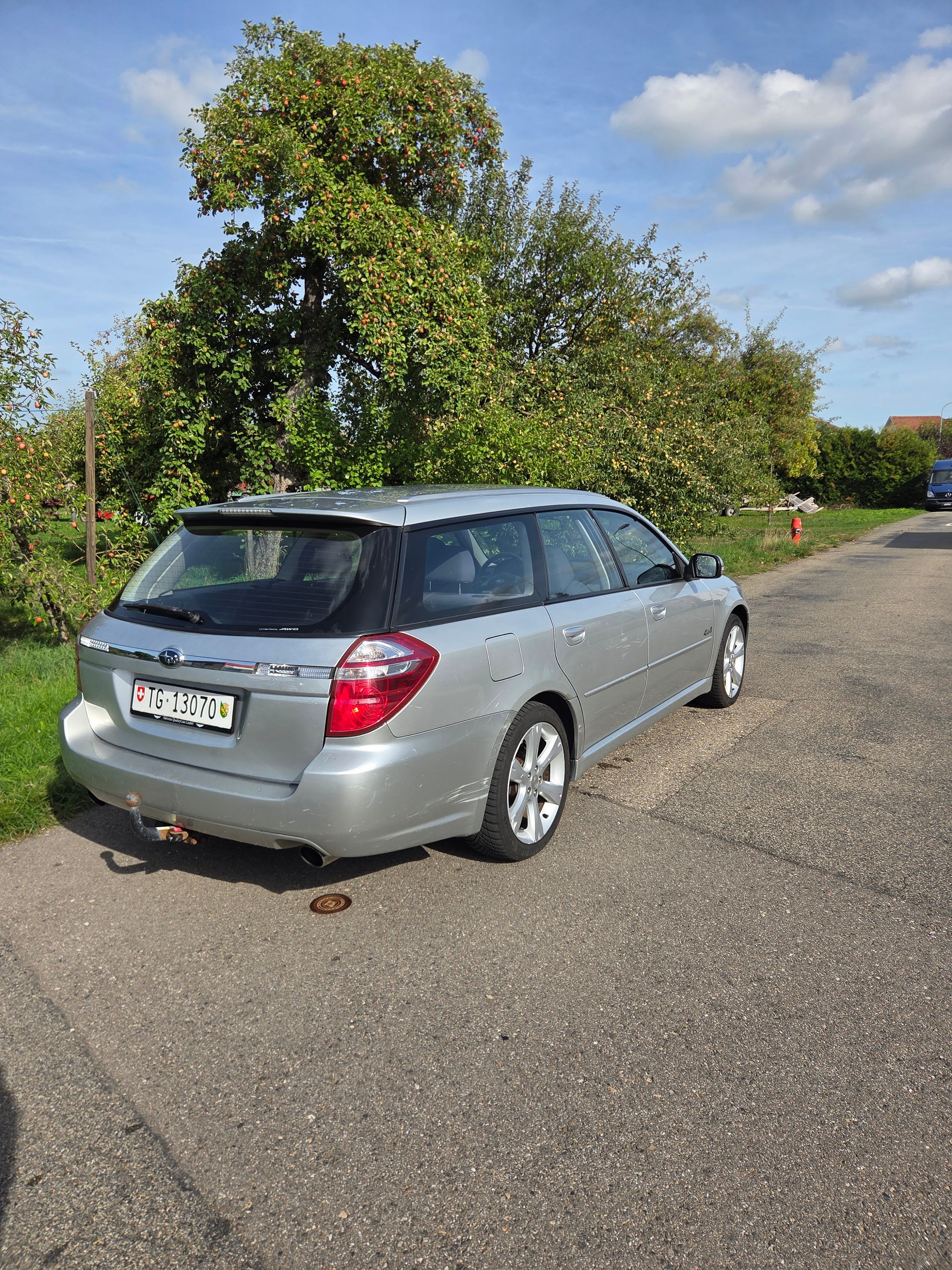 SUBARU Legacy 2.0R AWD Swiss-image-2