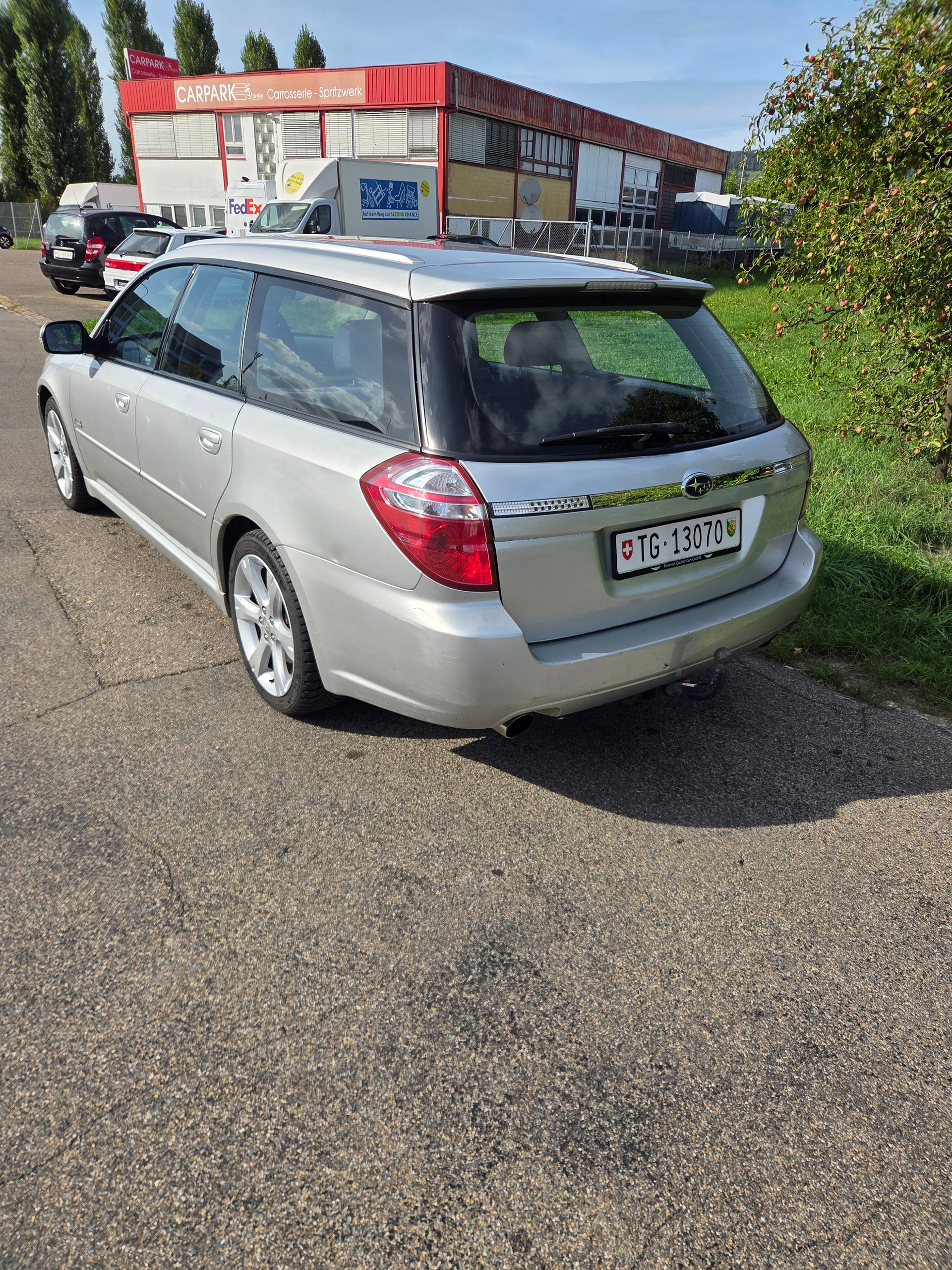 SUBARU Legacy 2.0R AWD Swiss-image-3