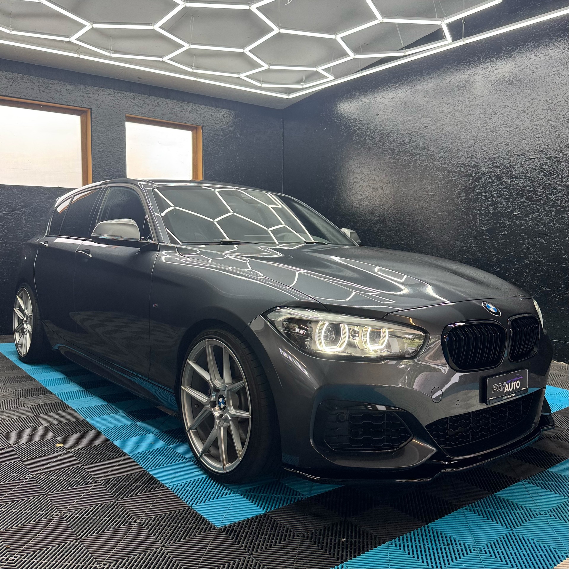 BMW M140i xDrive Steptronic-image-2