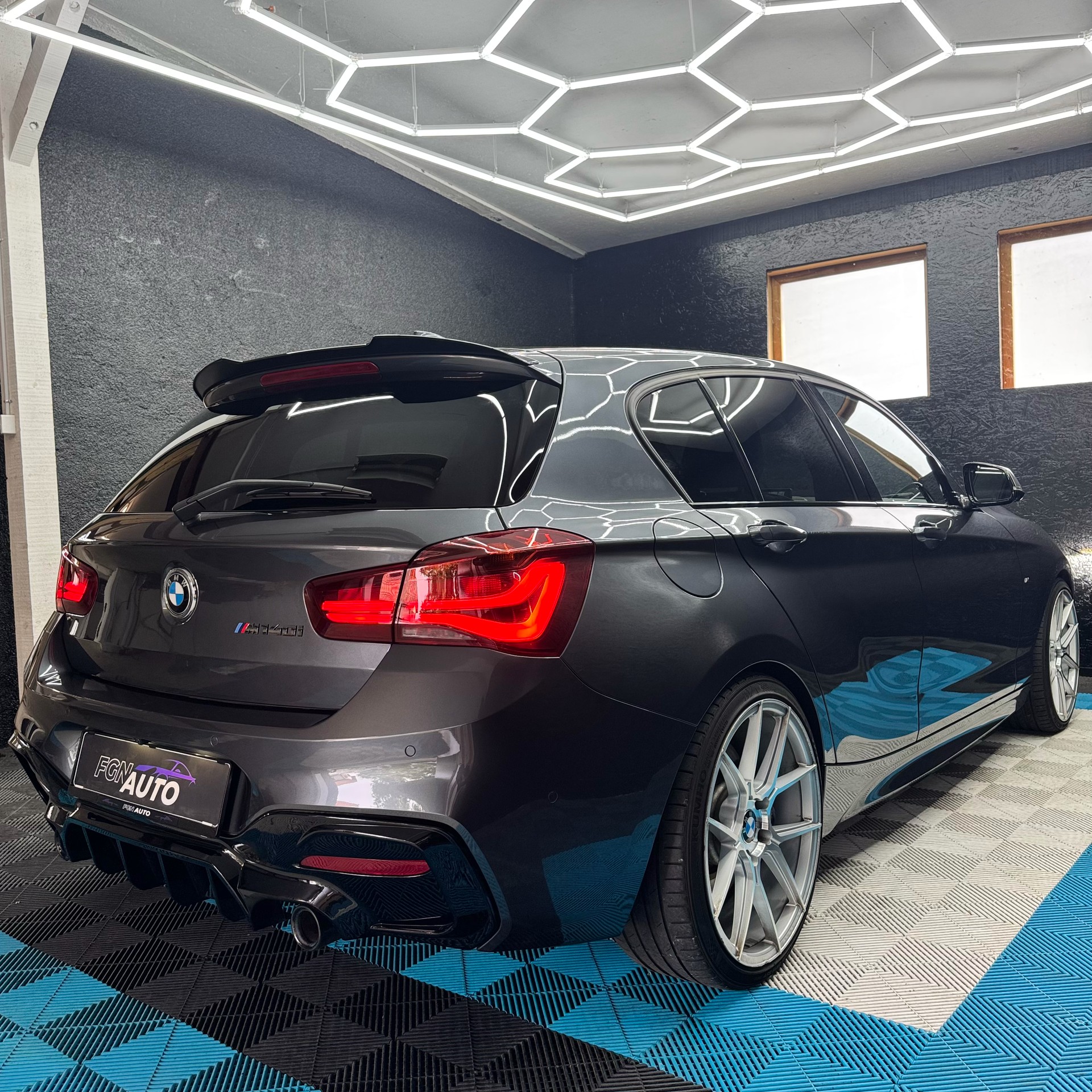 BMW M140i xDrive Steptronic-image-3