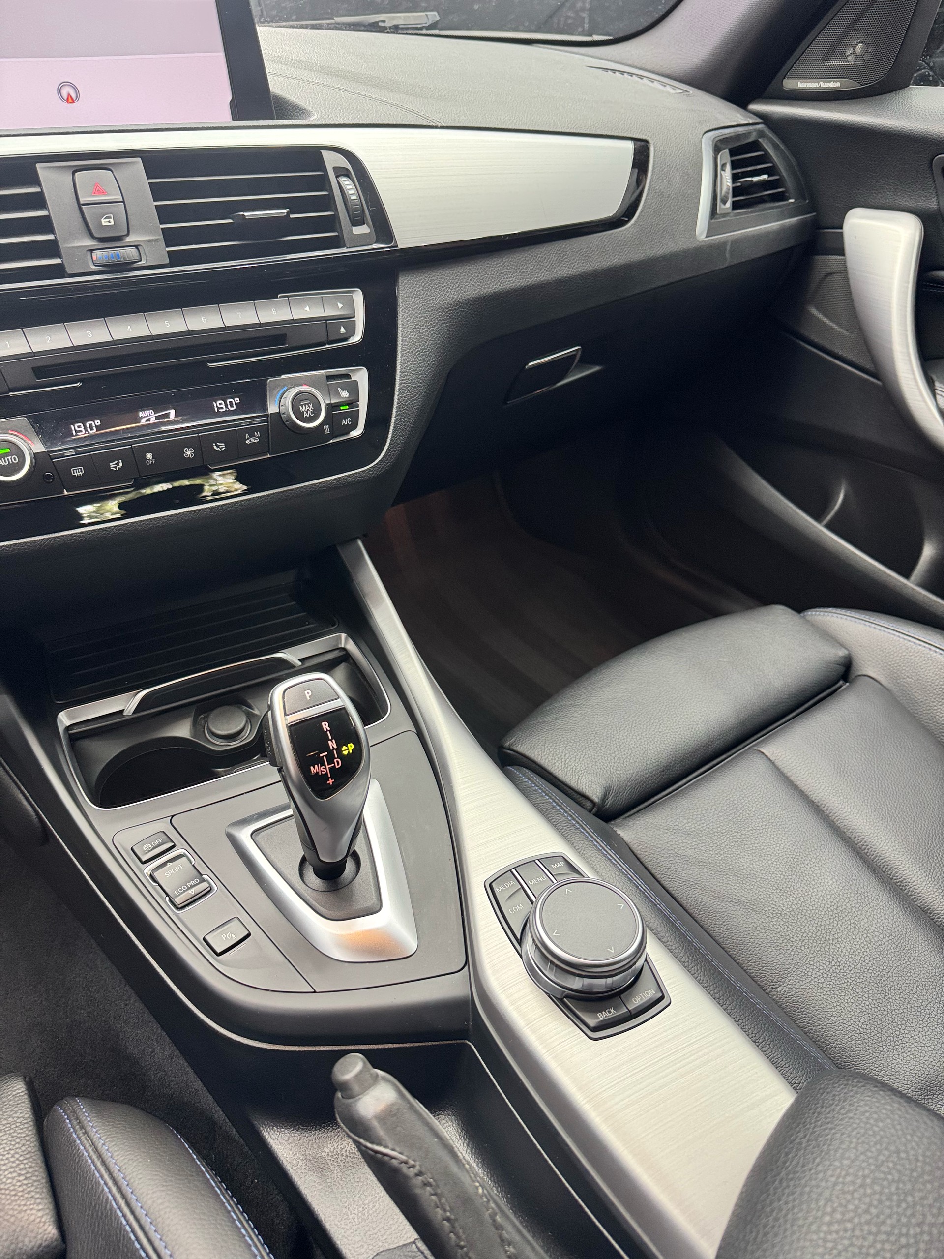 BMW M140i xDrive Steptronic-image-13