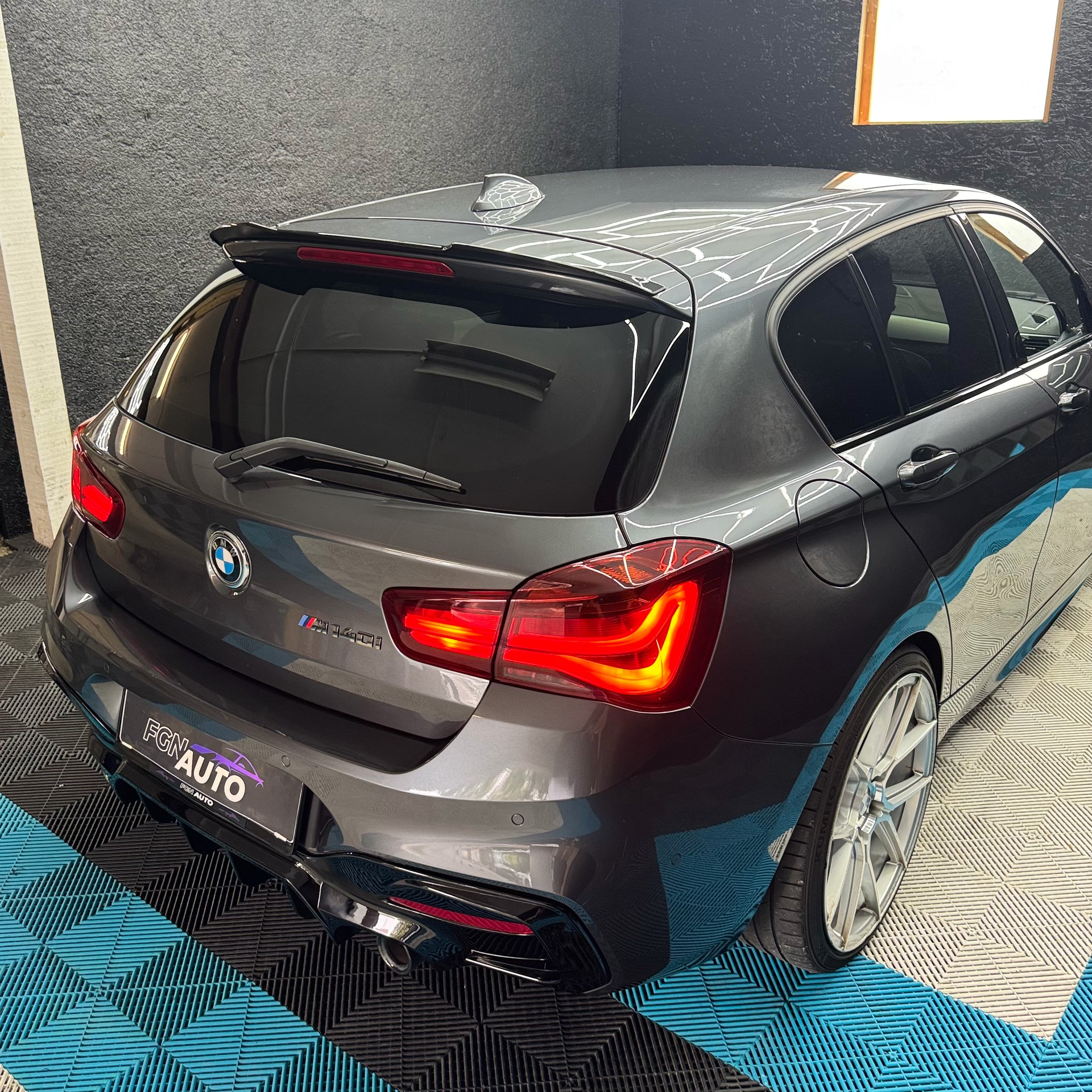 BMW M140i xDrive Steptronic-image-6