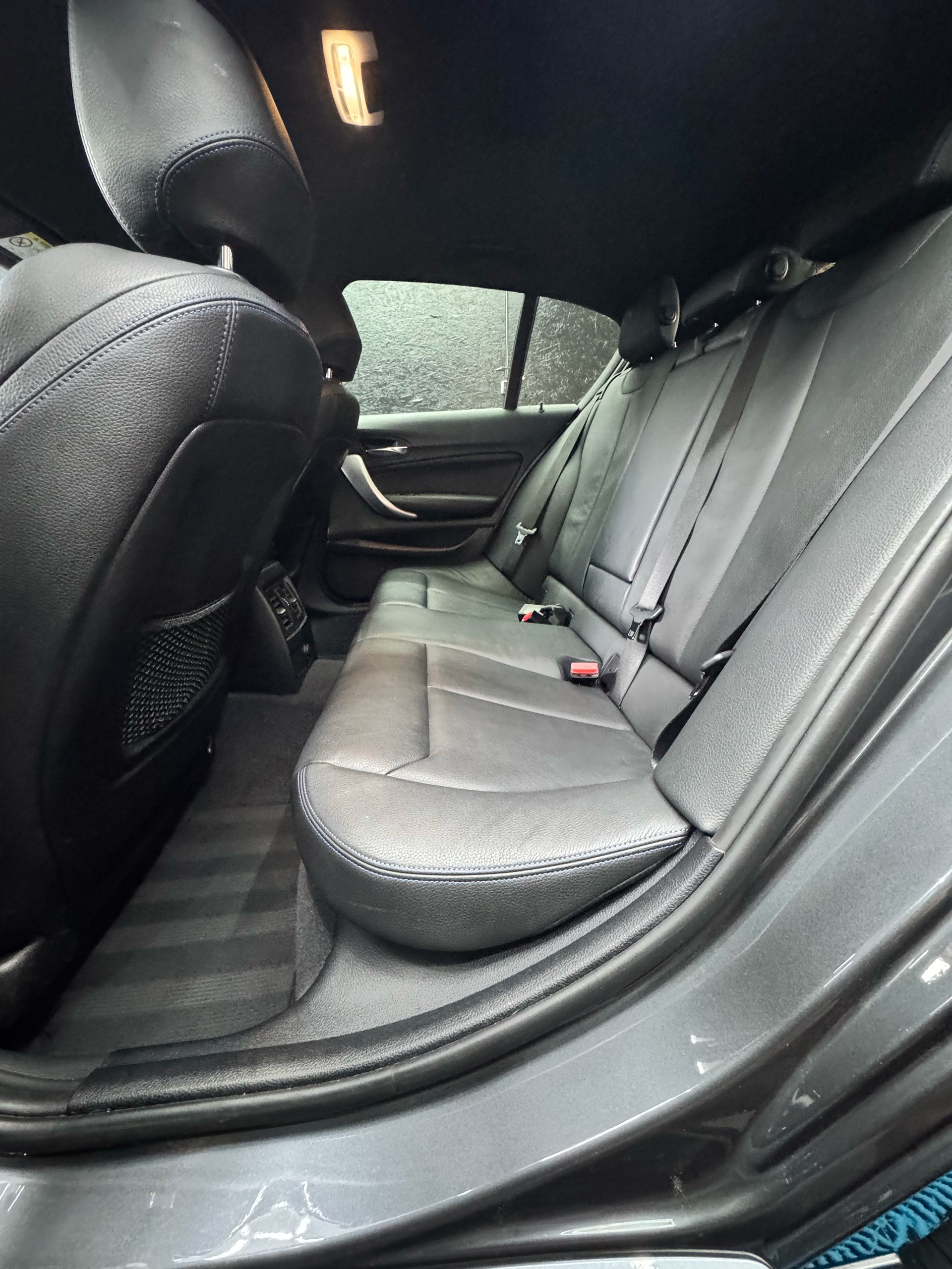 BMW M140i xDrive Steptronic-image-15