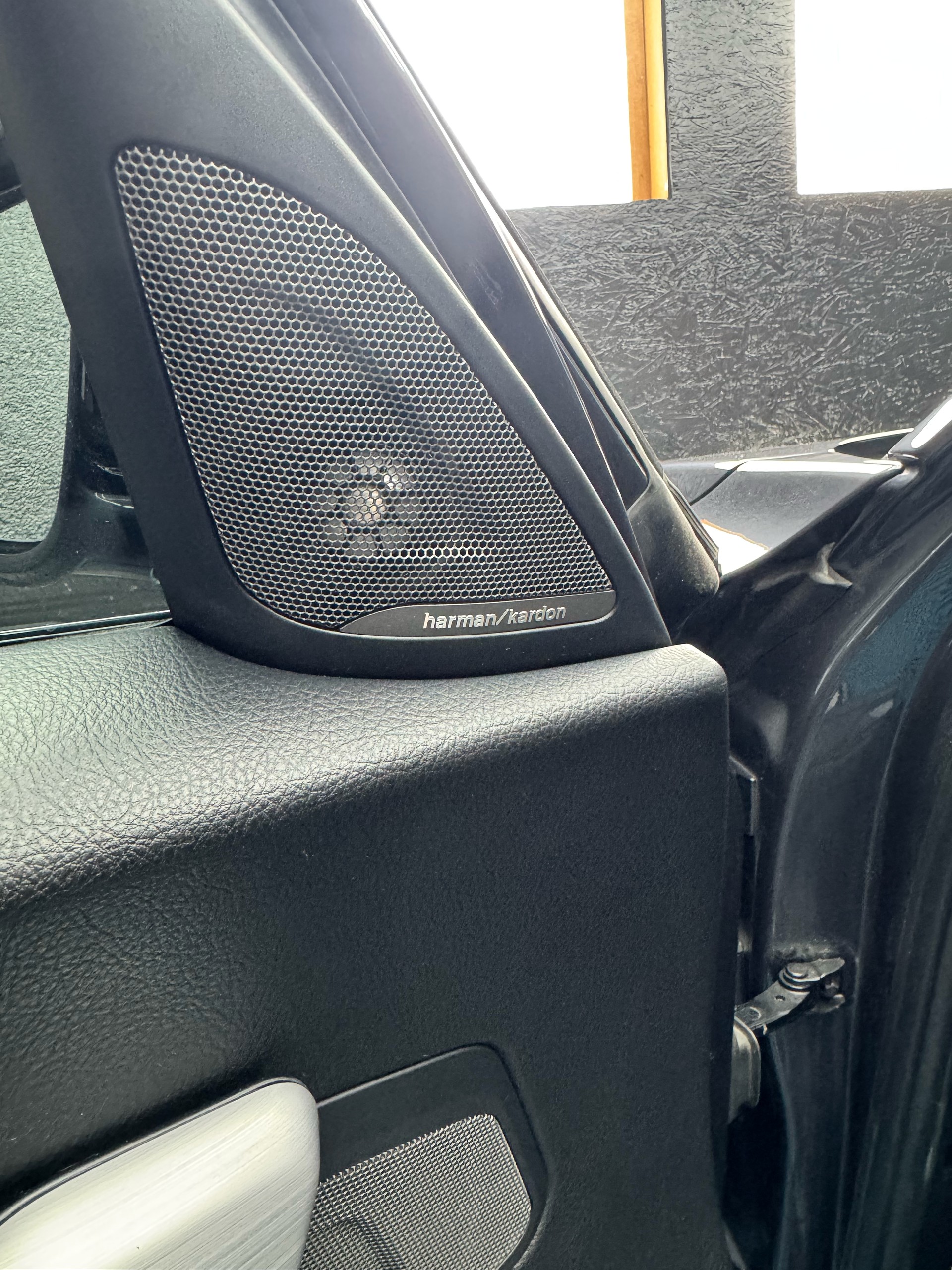 BMW M140i xDrive Steptronic-image-10
