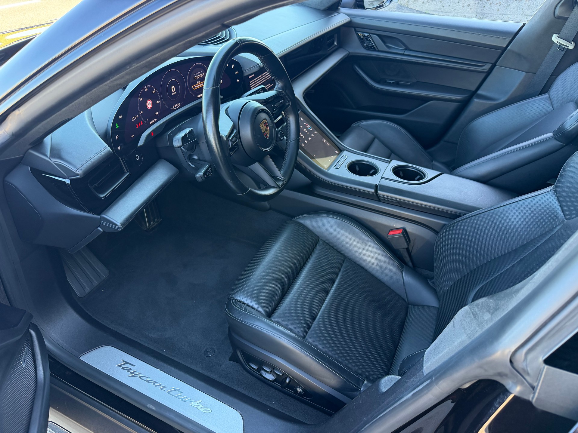 PORSCHE Taycan Turbo+++FRISCH AB MFK+++-image-6