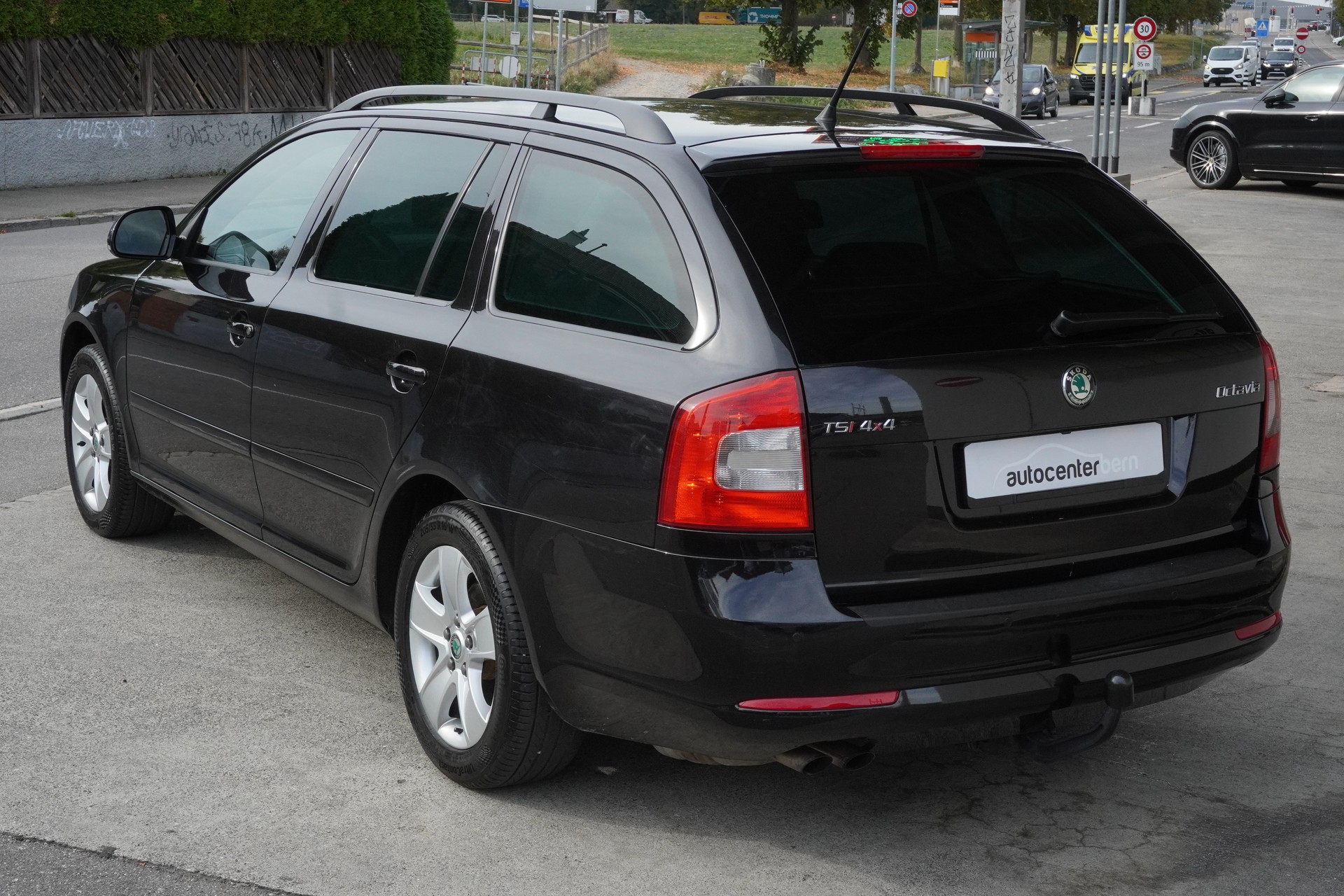 SKODA Octavia Combi 1.8 TSI Elegance 4x4-image-6