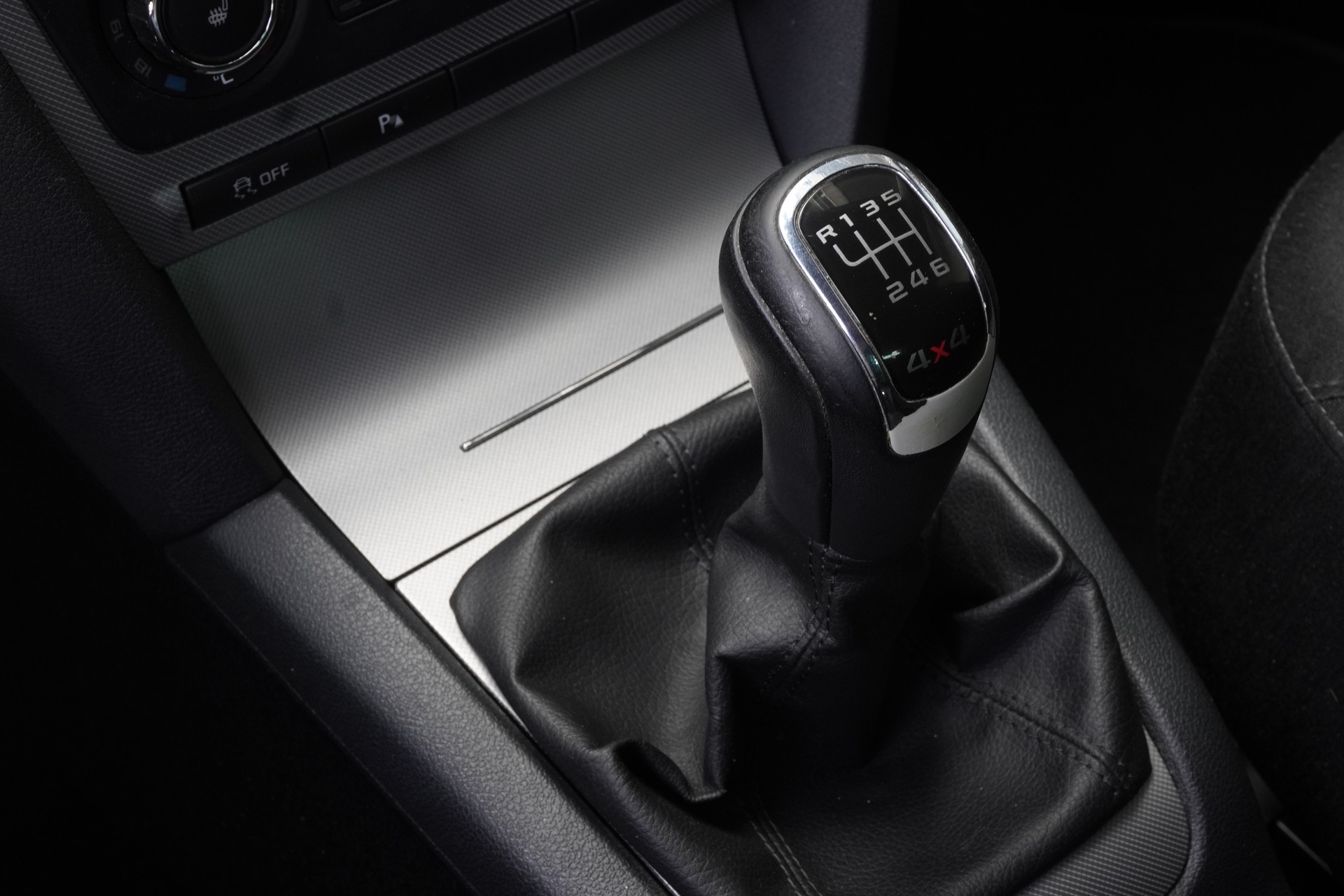 SKODA Octavia Combi 1.8 TSI Elegance 4x4-image-12