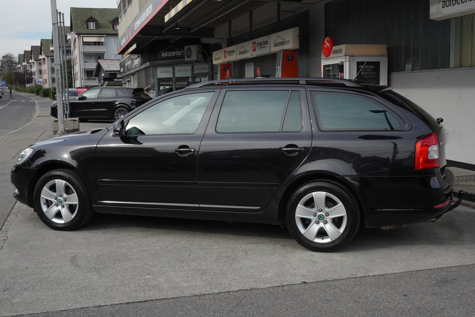 SKODA Octavia Combi 1.8 TSI Elegance 4x4-image-7