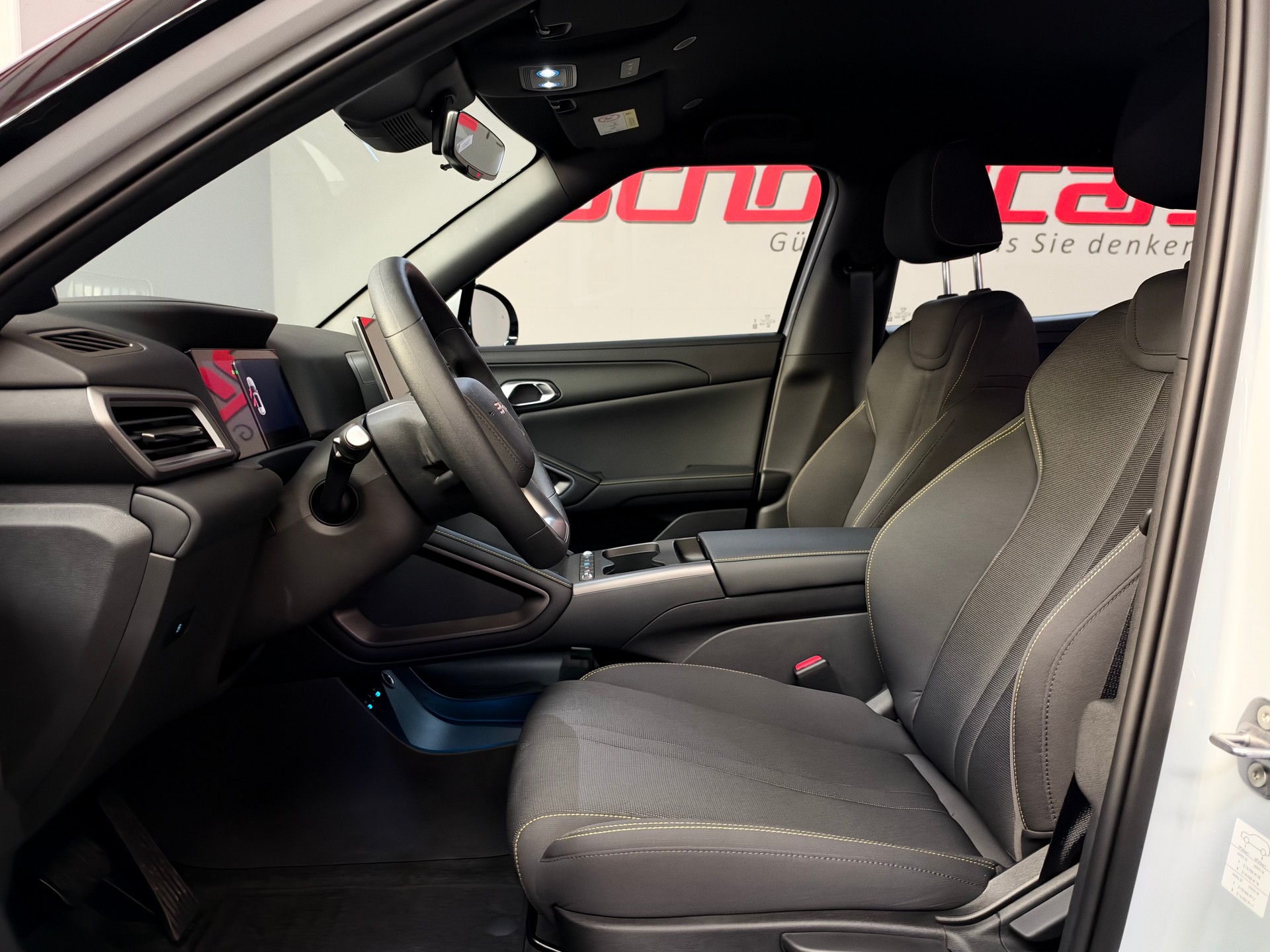 BYD Atto 2 DM-i Active-image-11