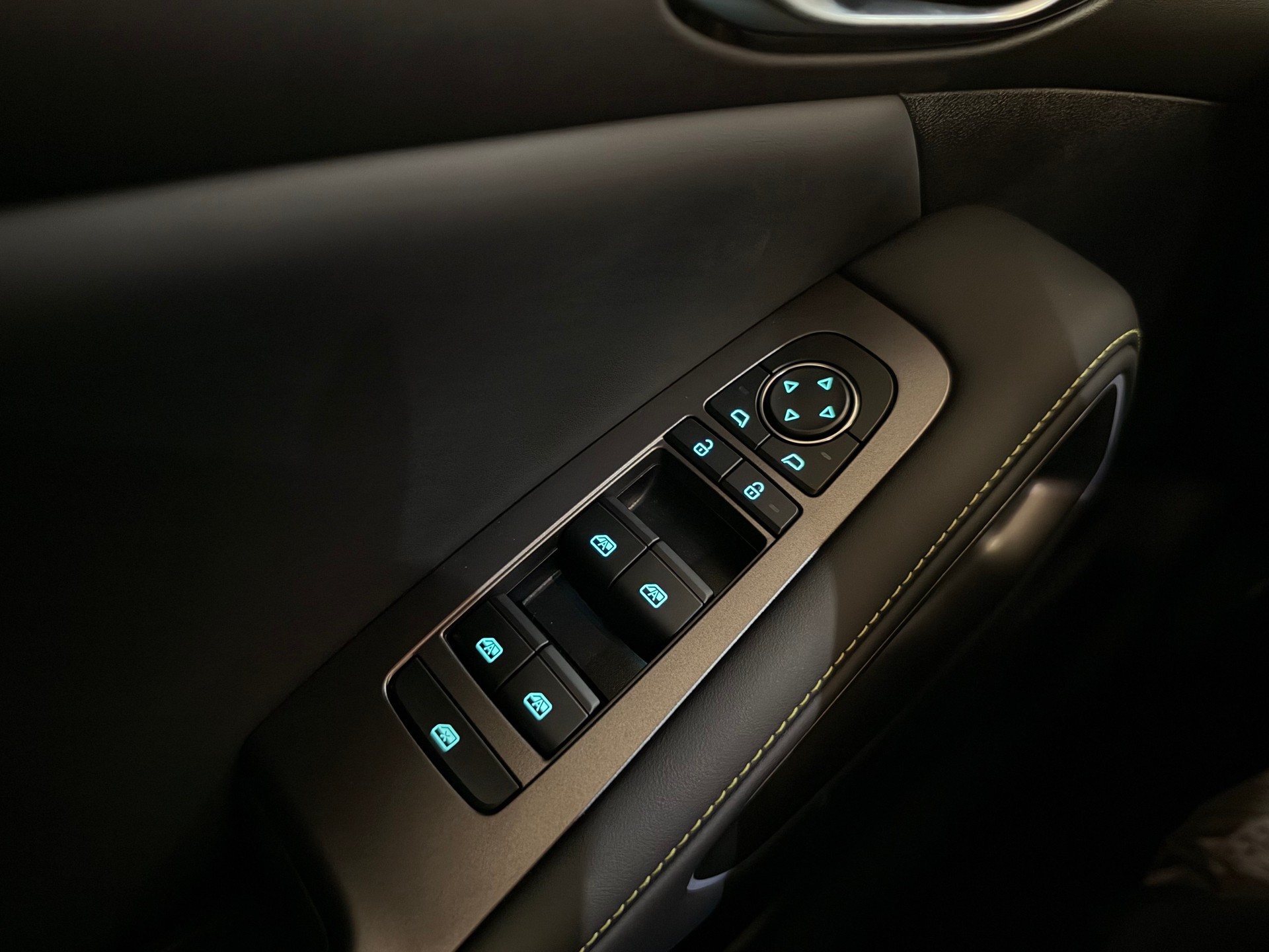 BYD Atto 2 DM-i Active-image-27