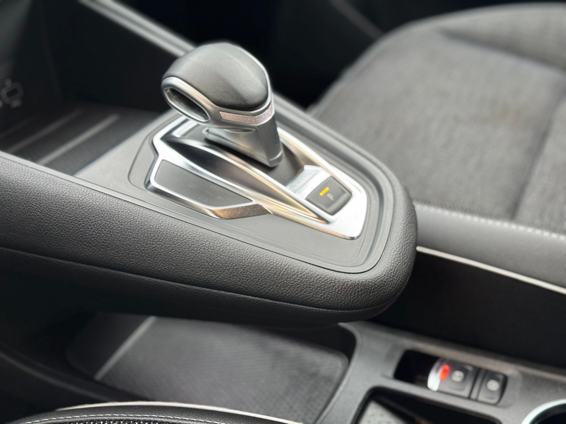 RENAULT Captur 1.6 E-Tech 160 Intens DHT-image-15
