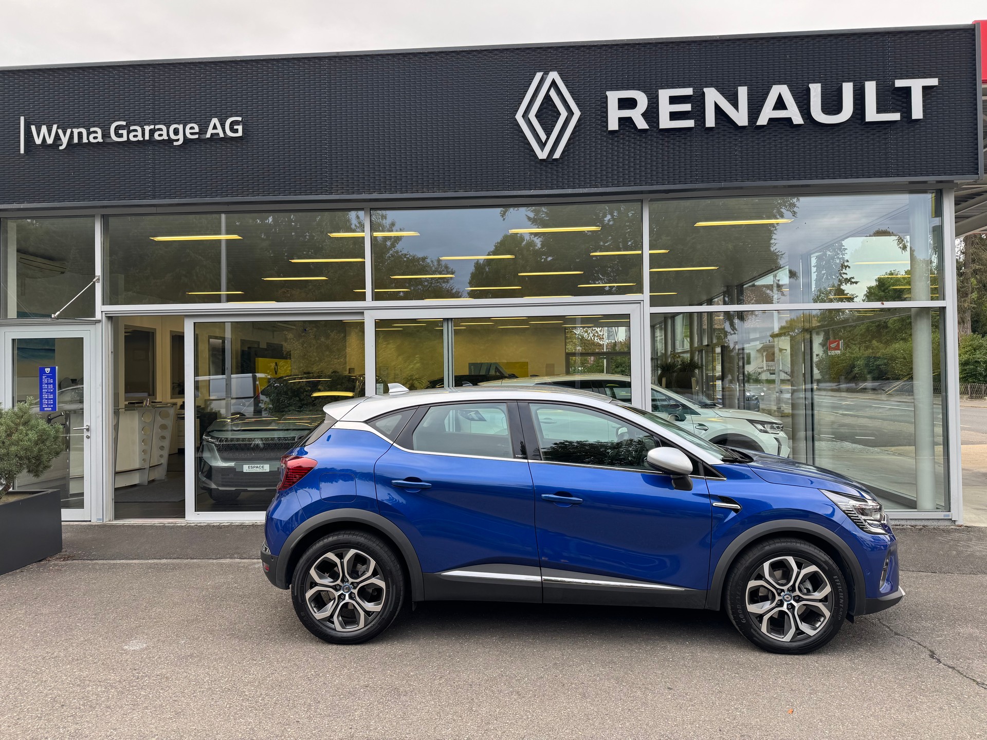 RENAULT Captur 1.6 E-Tech 160 Intens DHT-image-0