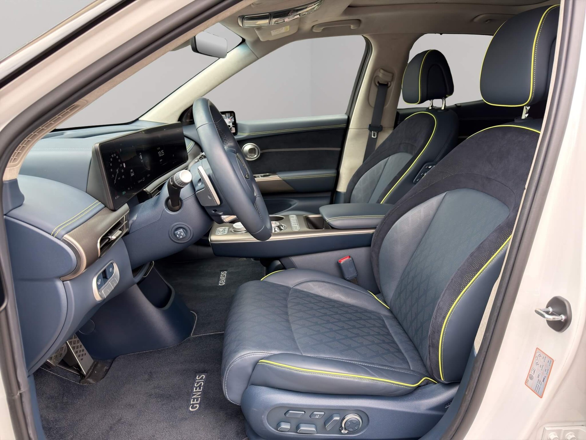 GENESIS GV60 Dual Motor Sport Plus AWD-image-6