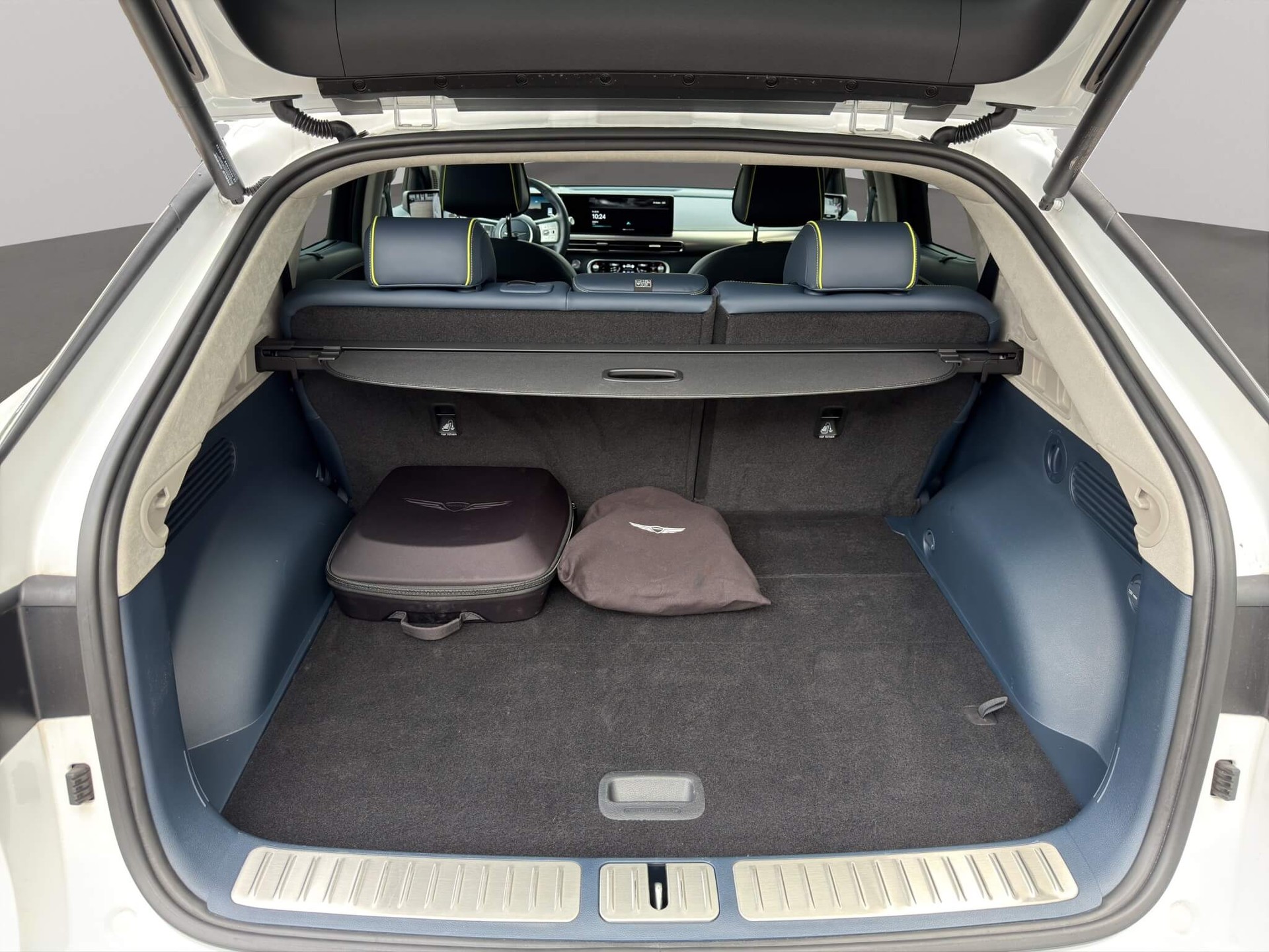 GENESIS GV60 Dual Motor Sport Plus AWD-image-11