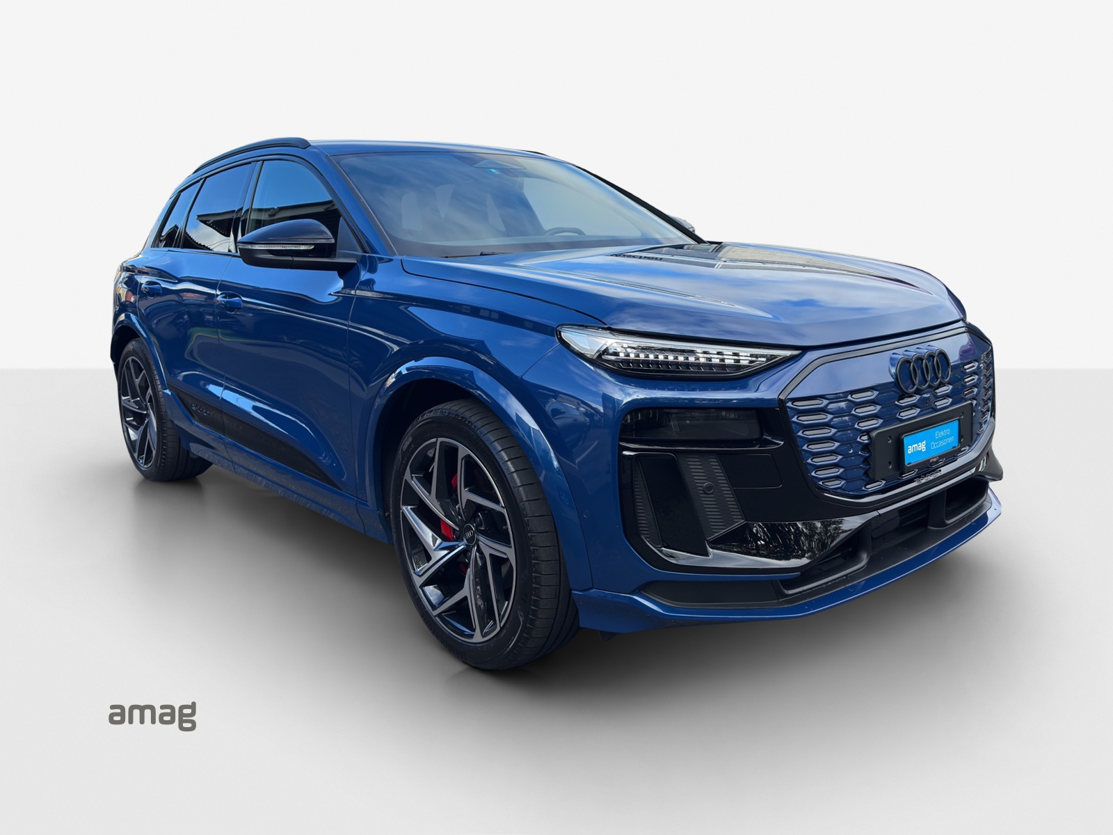 AUDI Q6 e-tron quattro-image-6