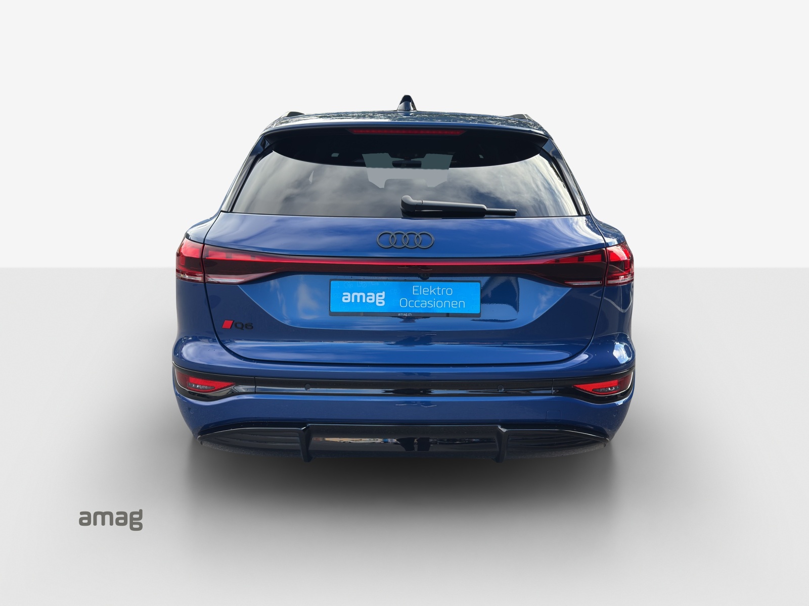 AUDI Q6 e-tron quattro-image-4
