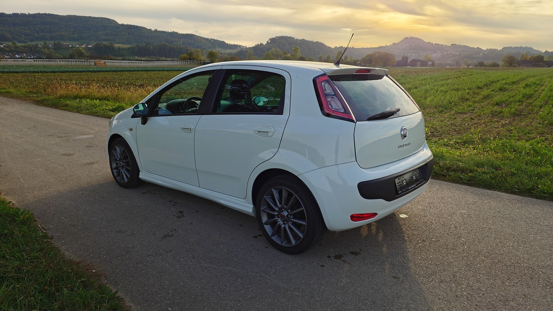 FIAT Punto Evo 1.4 16V Sporting-showroom-element-2