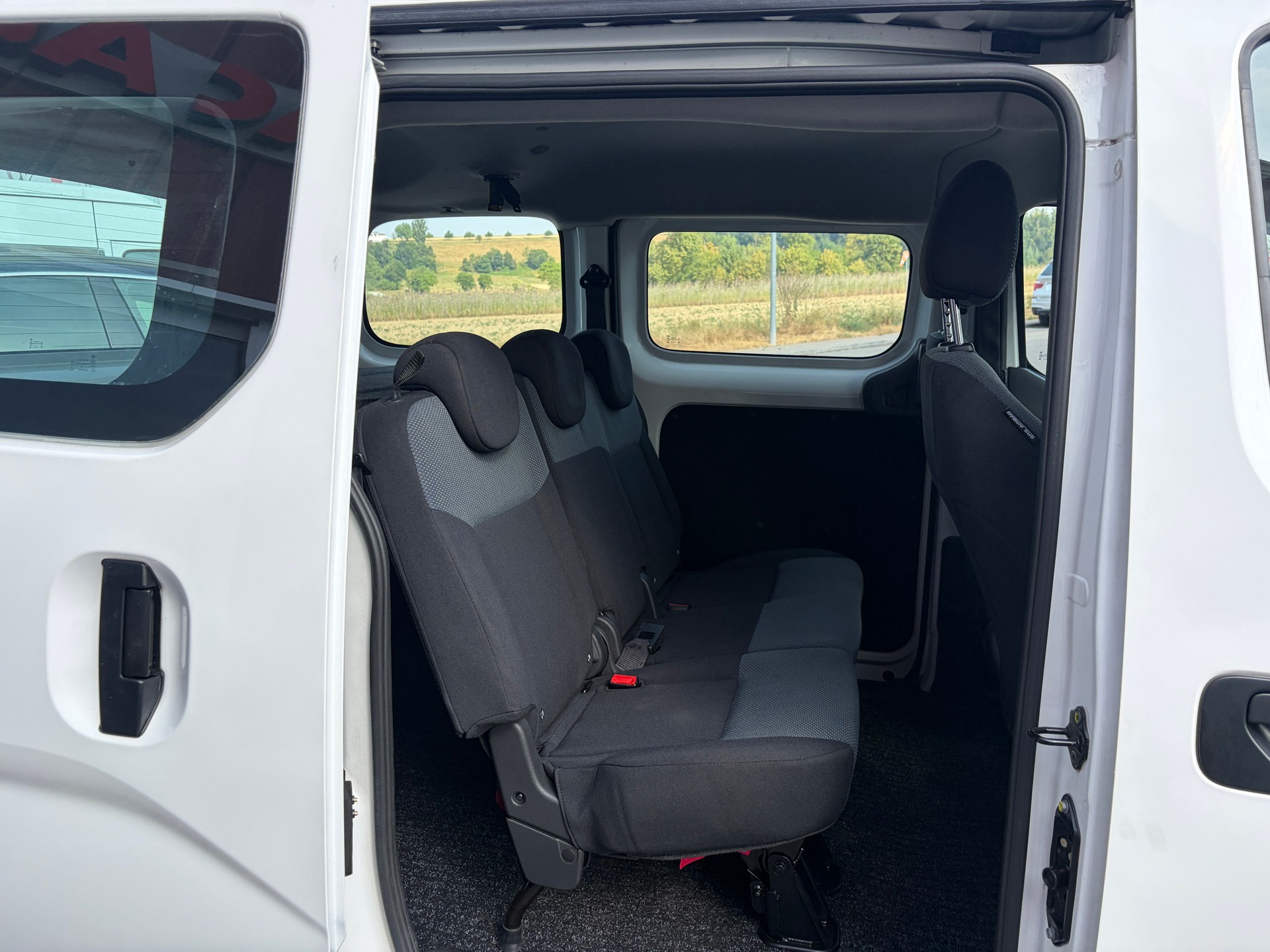 NISSAN e-NV200 Premium (incl. battery)-image-16