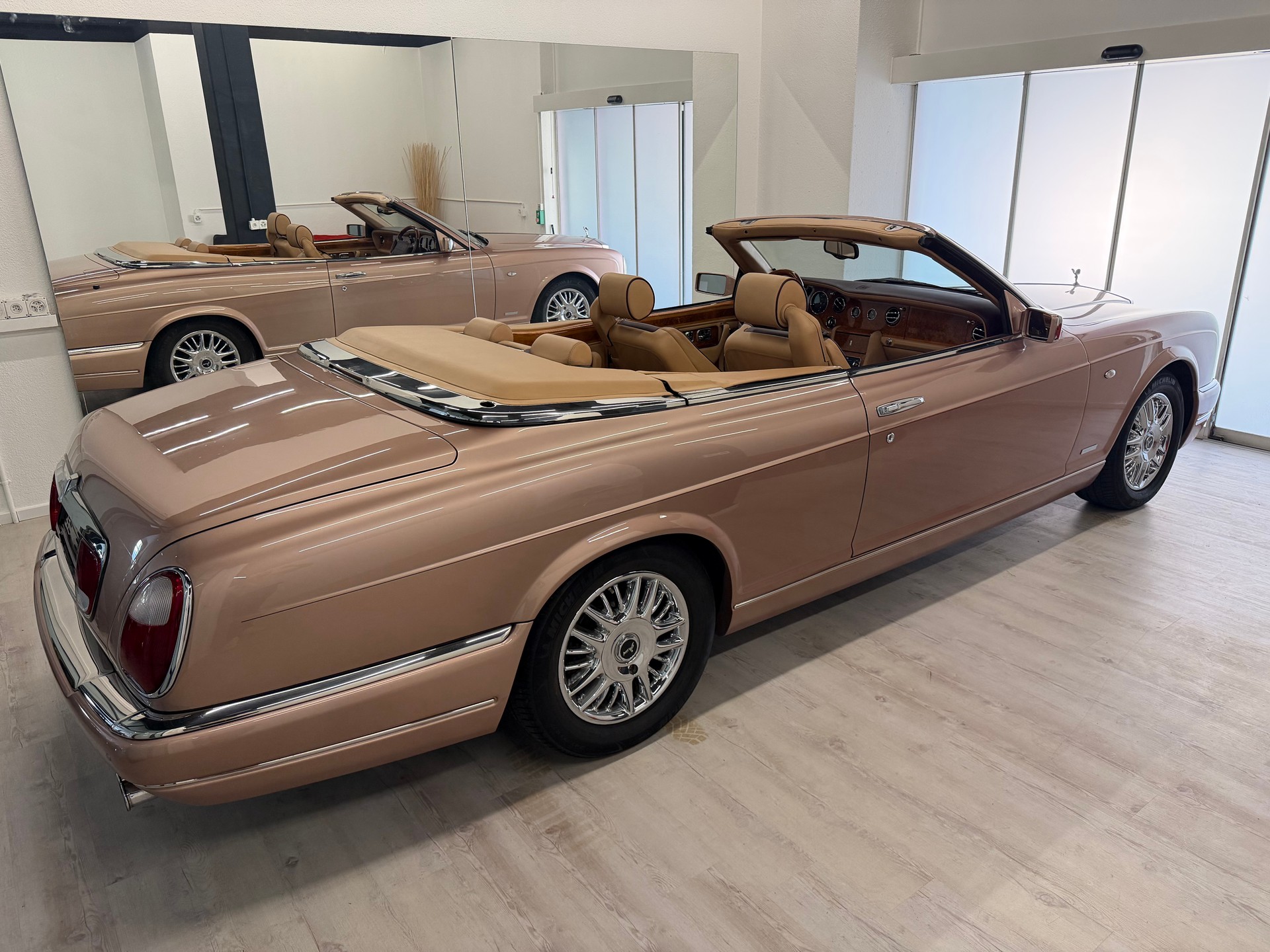 ROLLS-ROYCE Corniche Last of Line-image-24