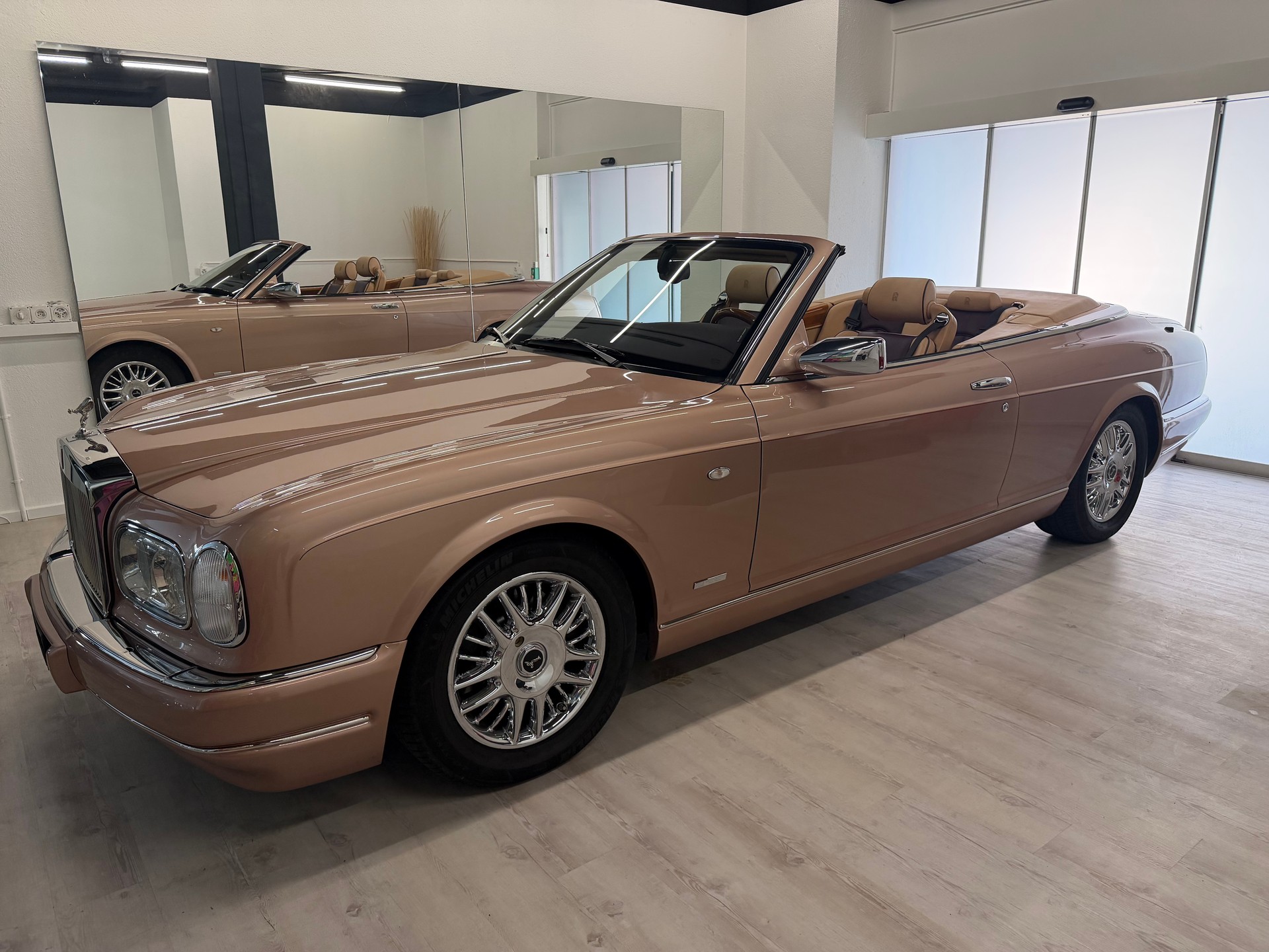 ROLLS-ROYCE Corniche Last of Line-image-14