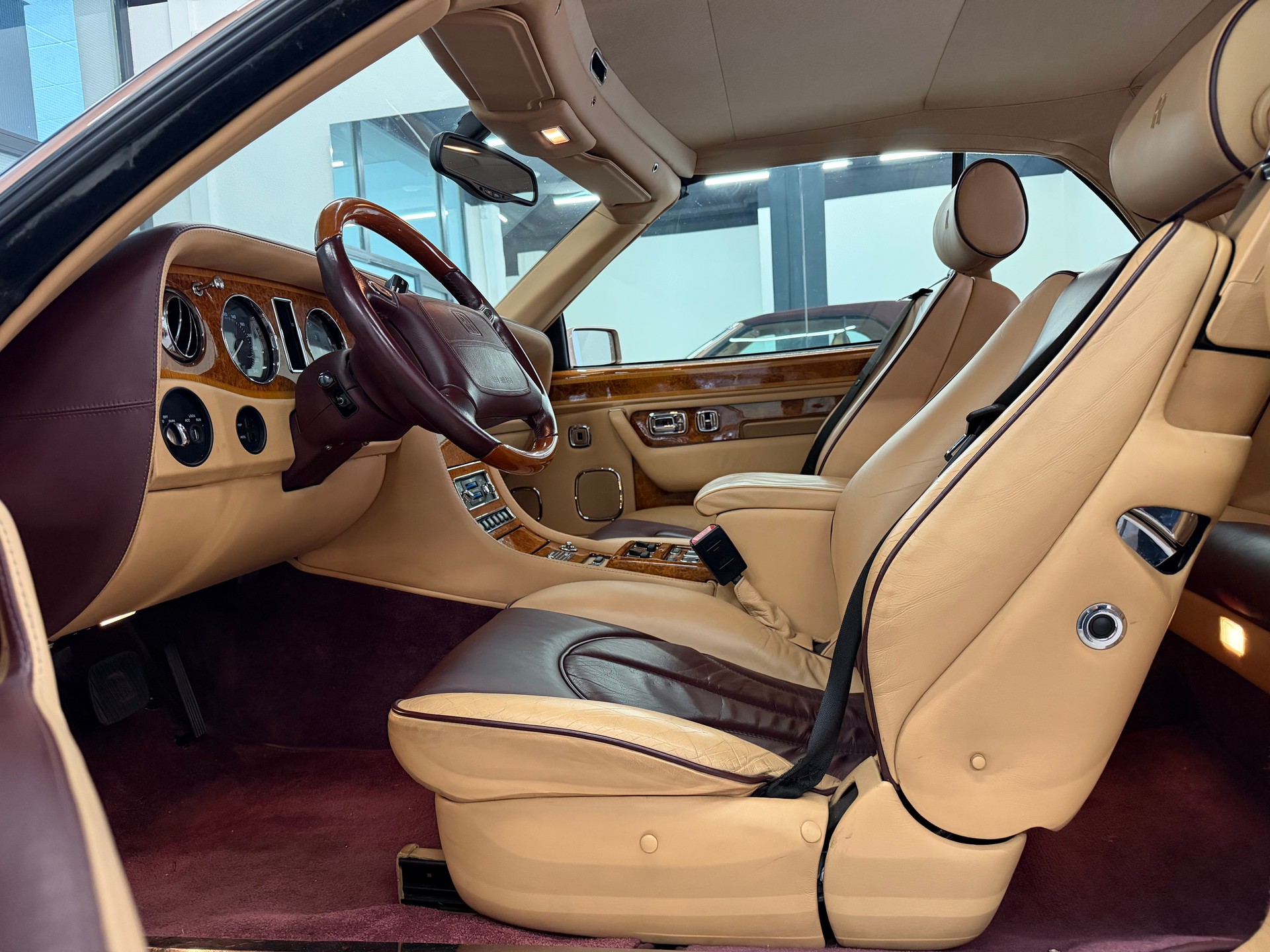 ROLLS-ROYCE Corniche Last of Line-image-8