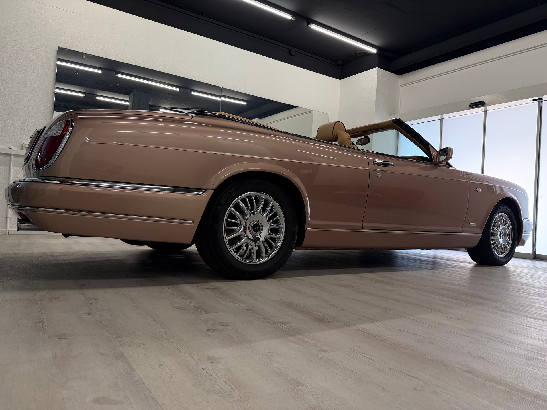 ROLLS-ROYCE Corniche Last of Line-image-23