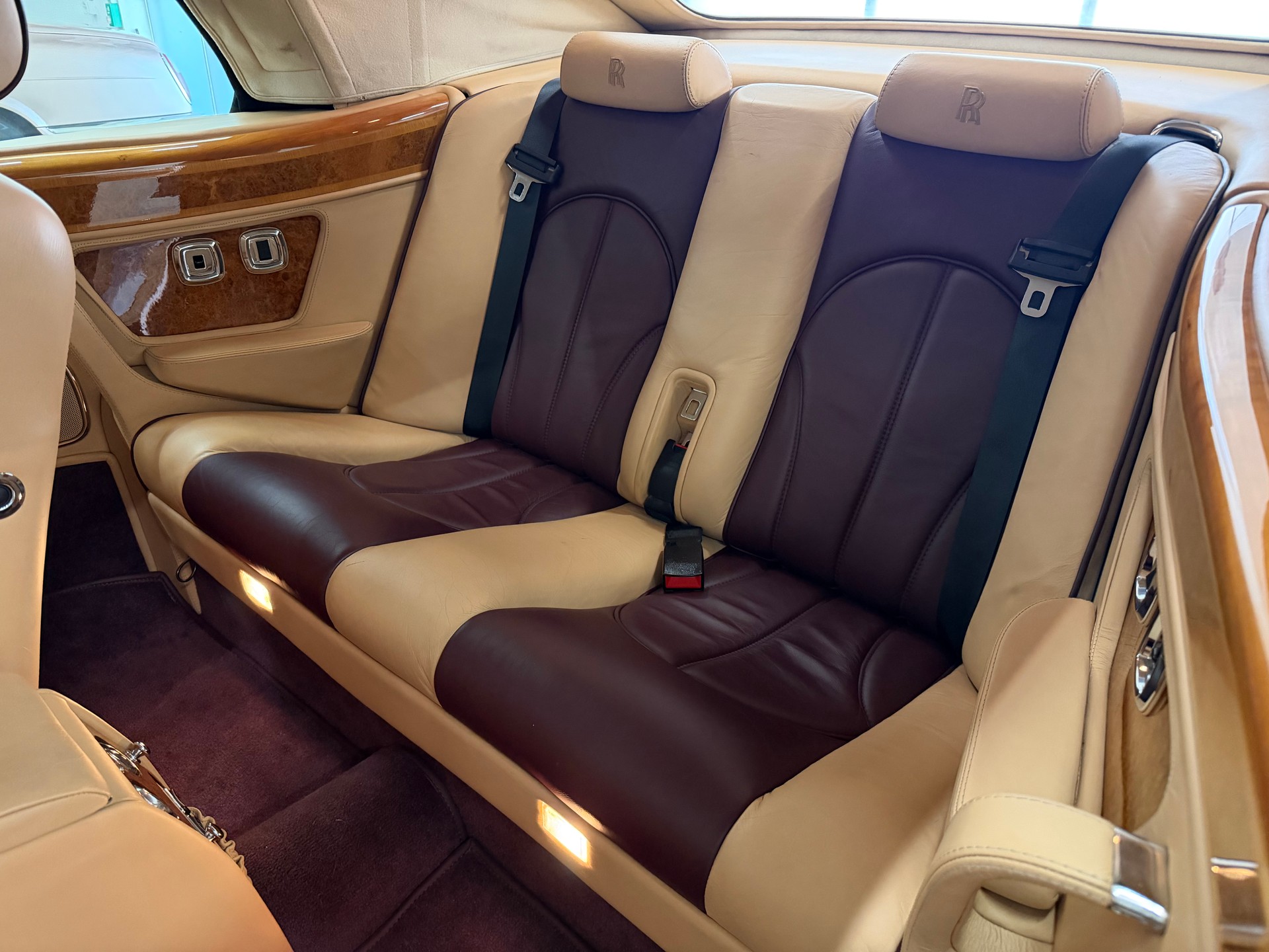 ROLLS-ROYCE Corniche Last of Line-image-10