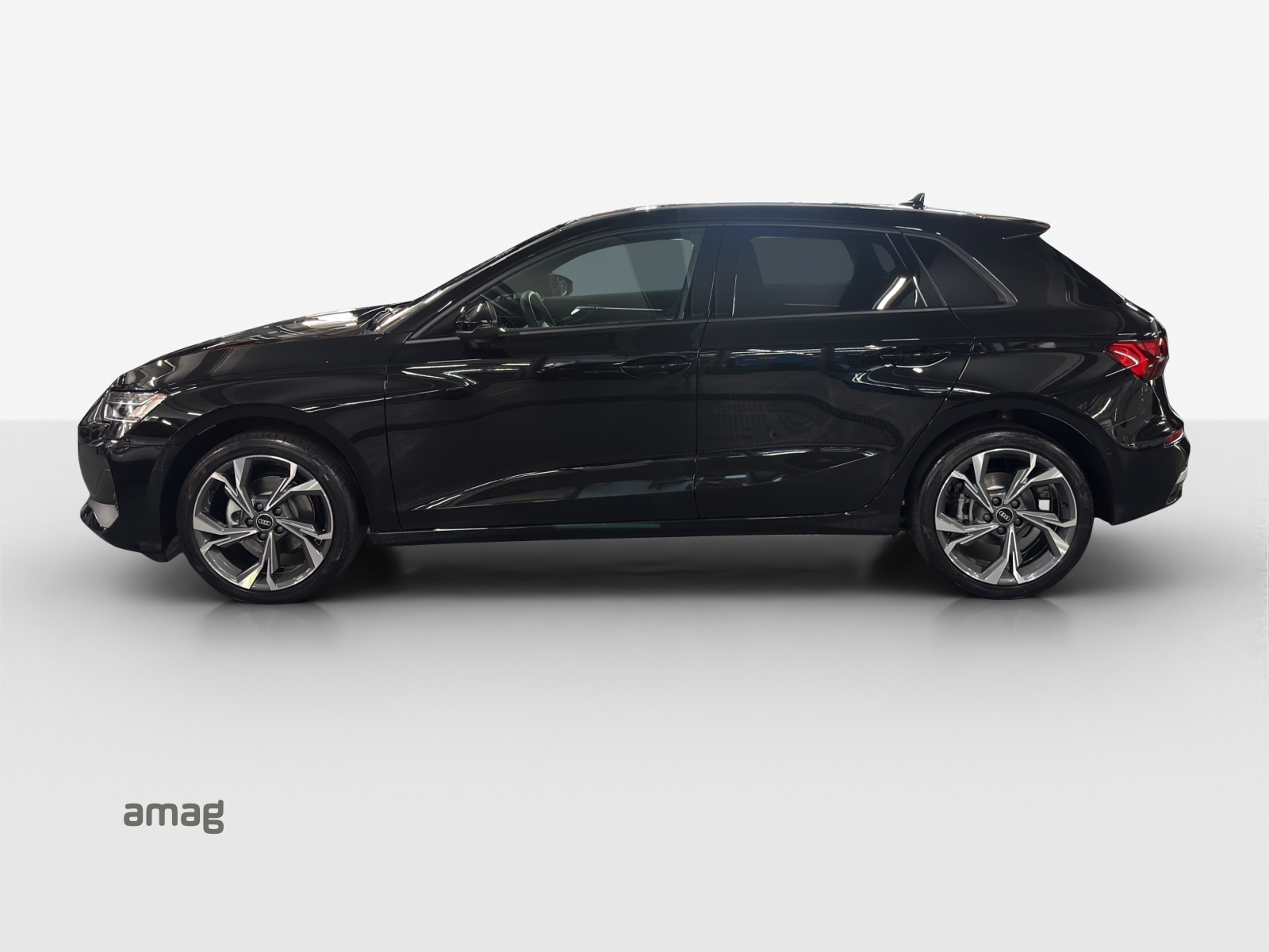 AUDI A3 Sportback TFSI 110 kW Attraction S tronic-showroom-element-1