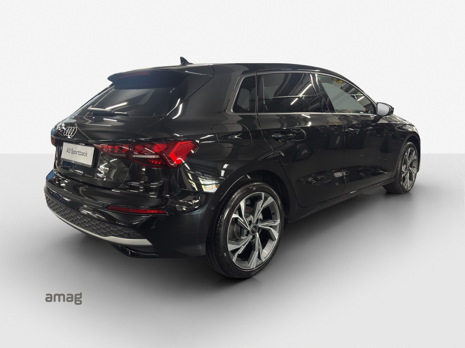 AUDI A3 Sportback TFSI 110 kW Attraction S tronic-image-4