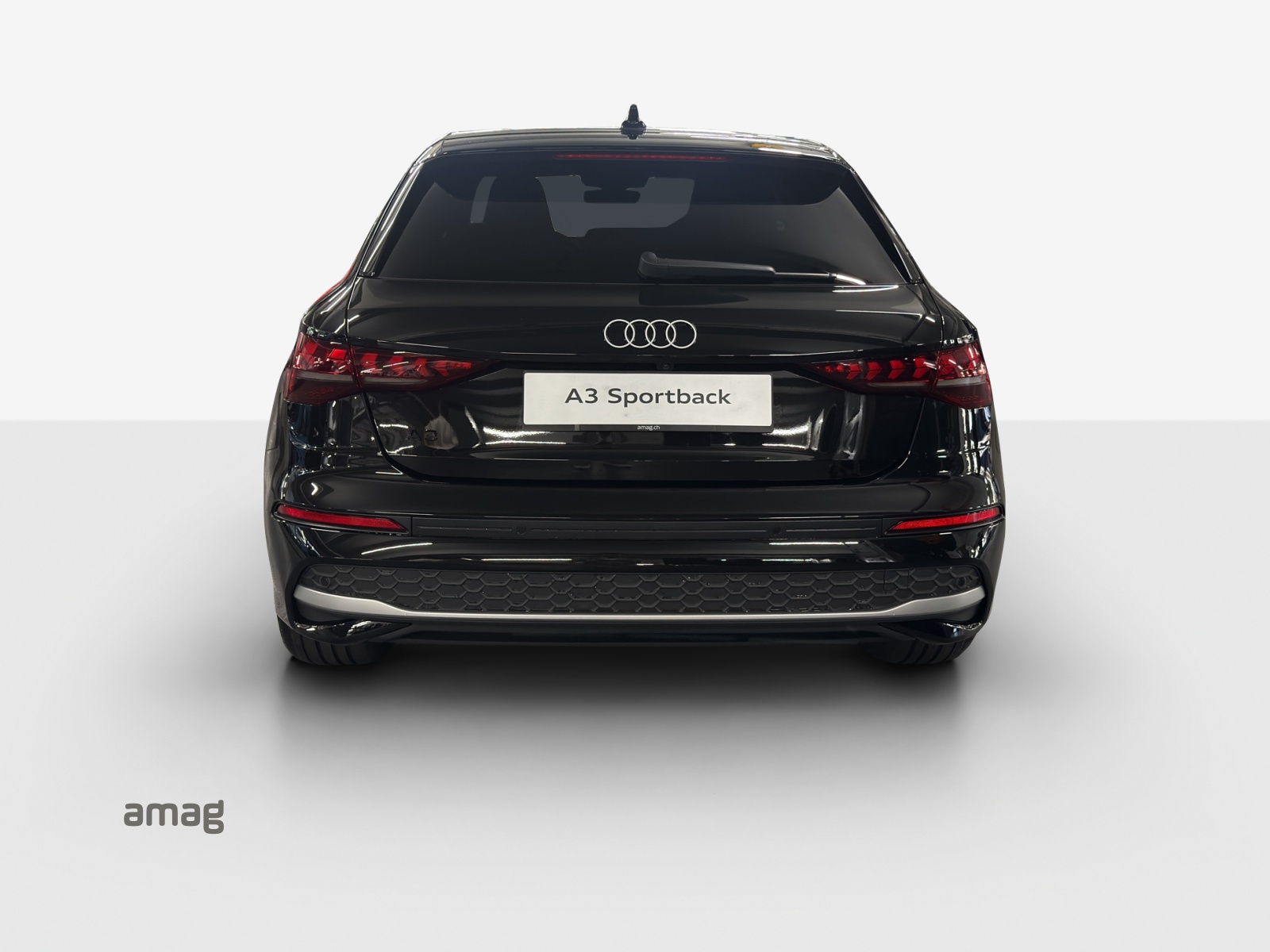 AUDI A3 Sportback TFSI 110 kW Attraction S tronic-image-3