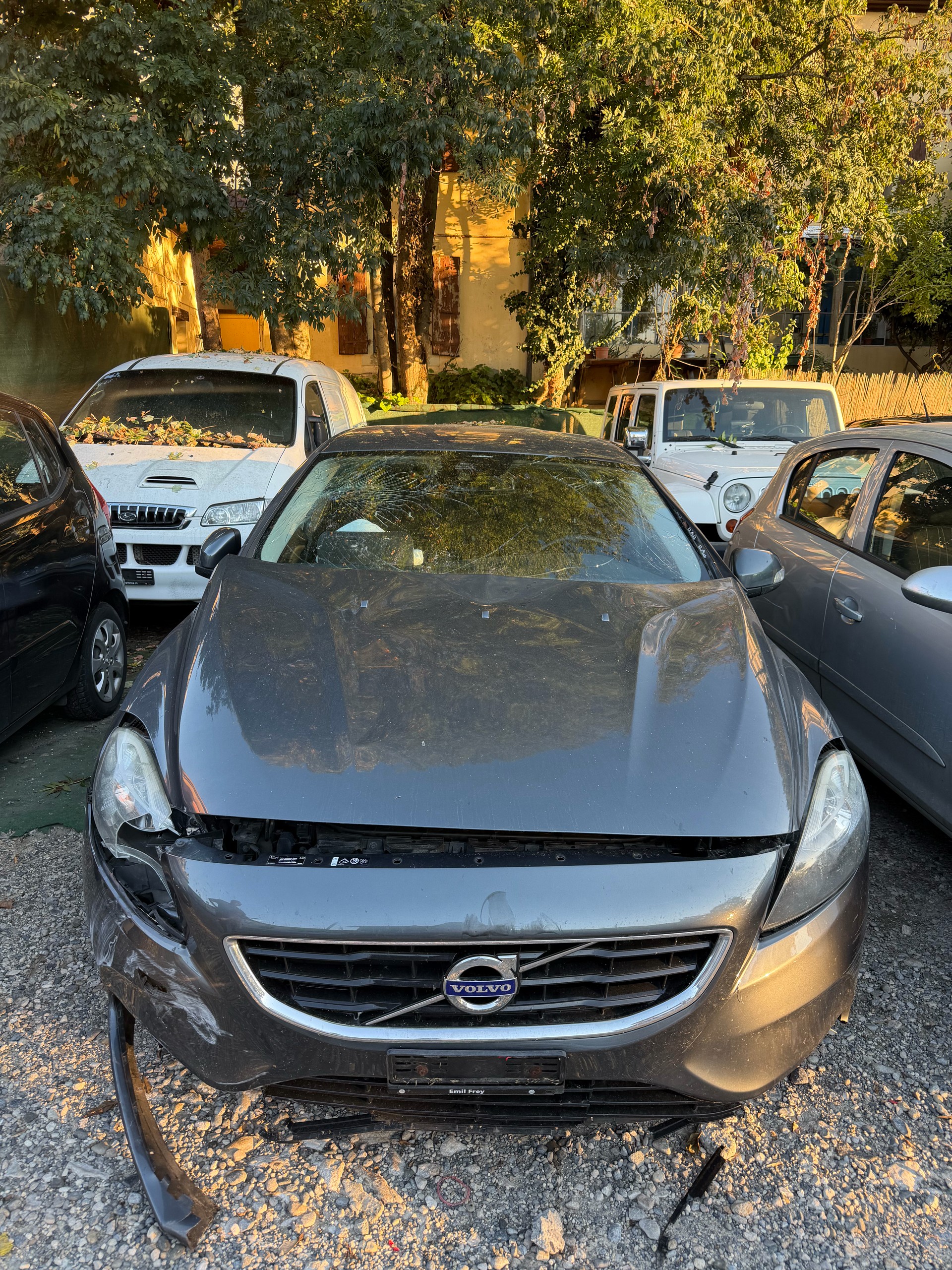 VOLVO V40 D4 Summum Geartronic-image-0