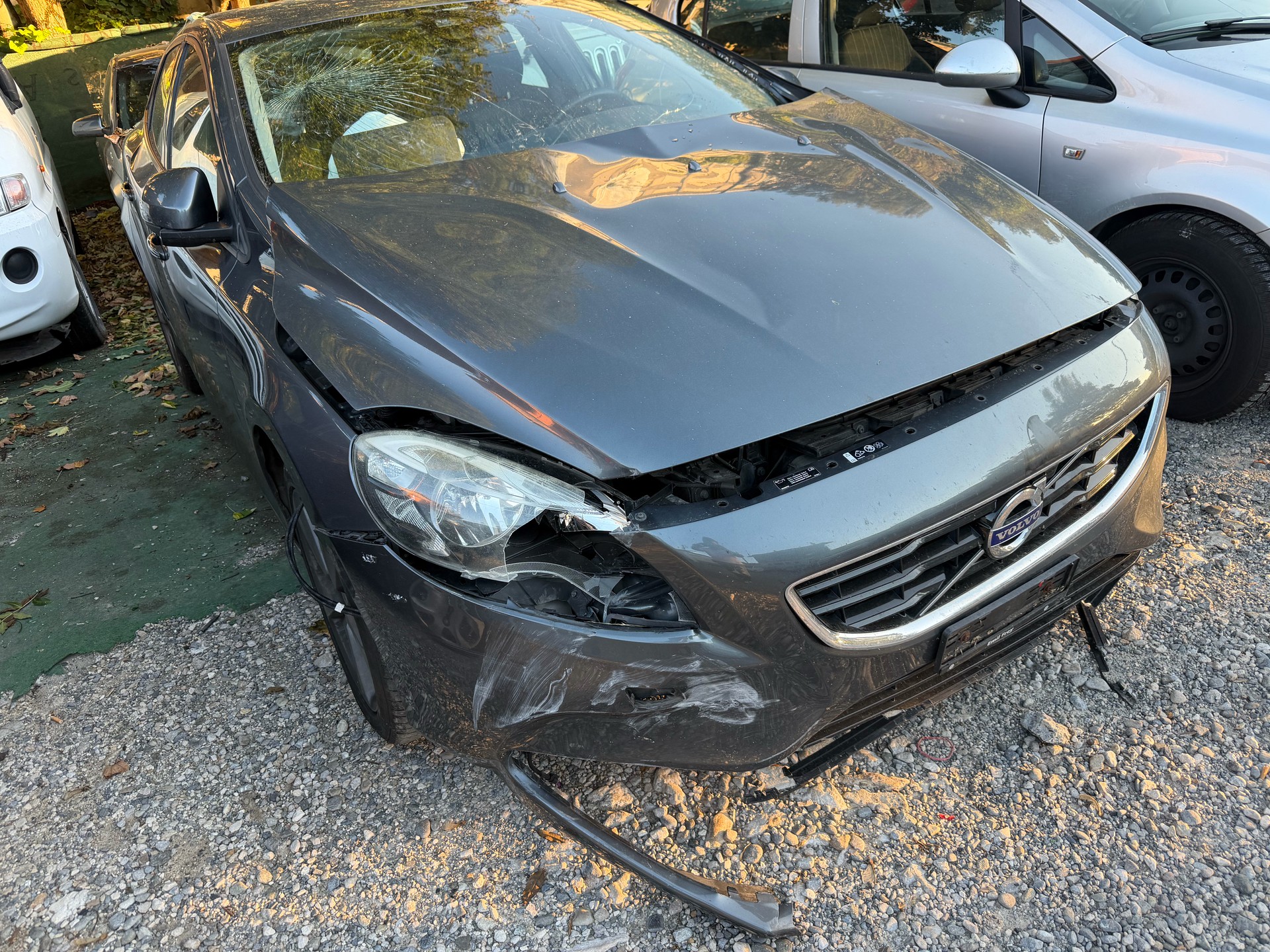 VOLVO V40 D4 Summum Geartronic-image-1