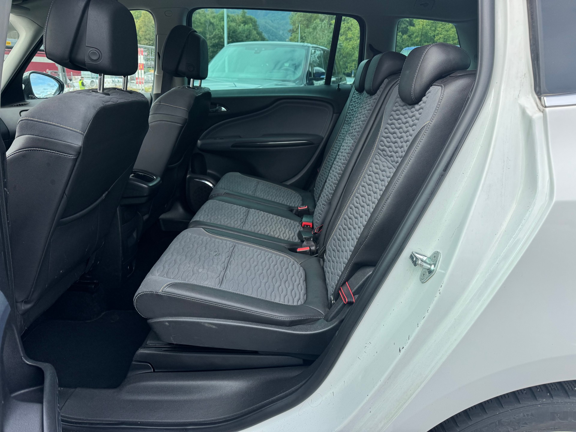 OPEL Zafira Tourer 1.4i 16V Turbo Sport Automatic-image-9