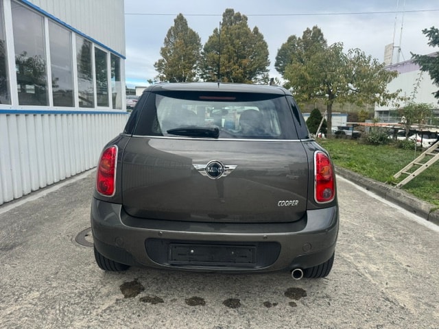 MINI 1.6i Cooper-image-16