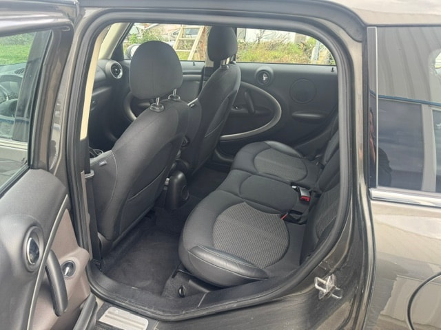 MINI 1.6i Cooper-image-7