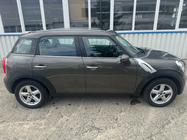 MINI 1.6i Cooper-image-17