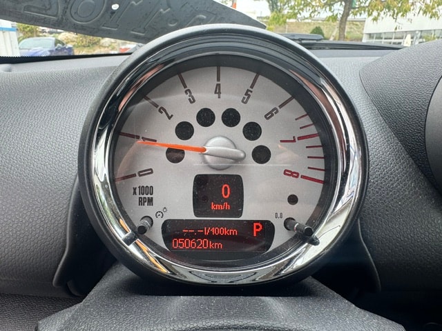 MINI 1.6i Cooper-image-4