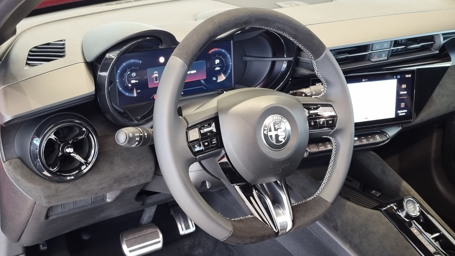 ALFA ROMEO Junior 1.2 Sport Speciale Tech & Sky MY 26-image-12