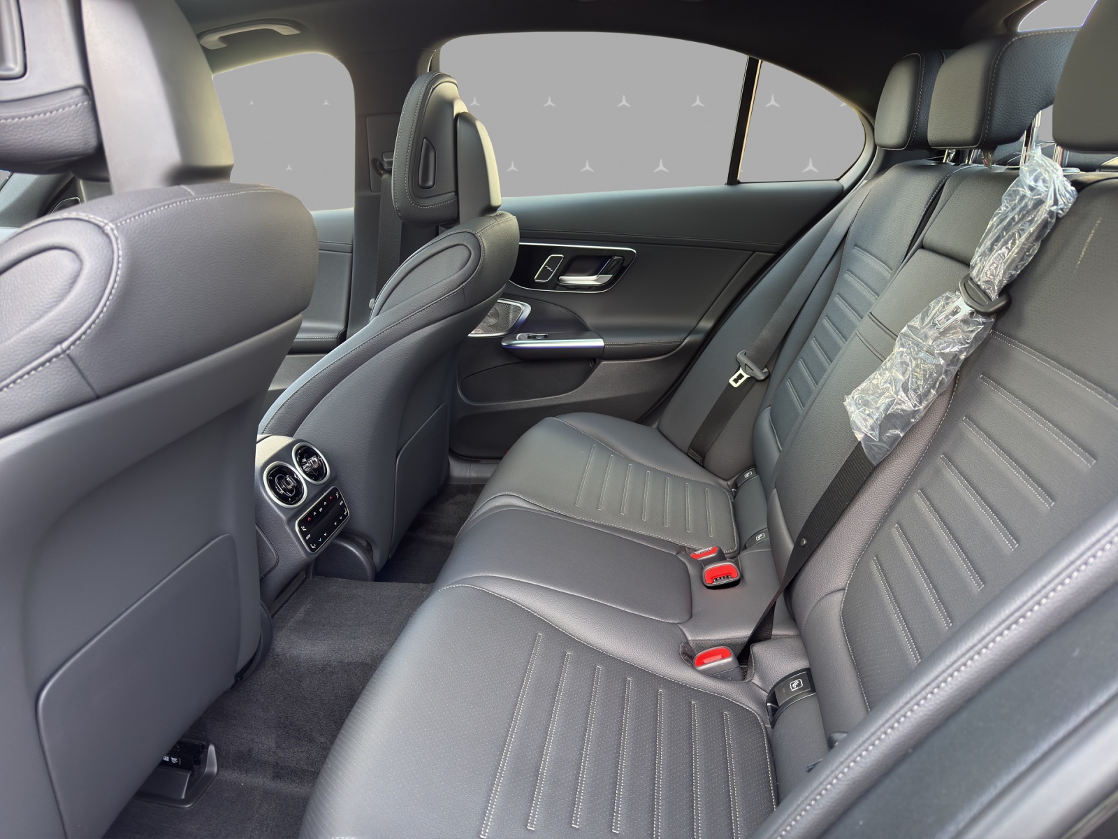 MERCEDES-BENZ C 300 4 Matic-image-13