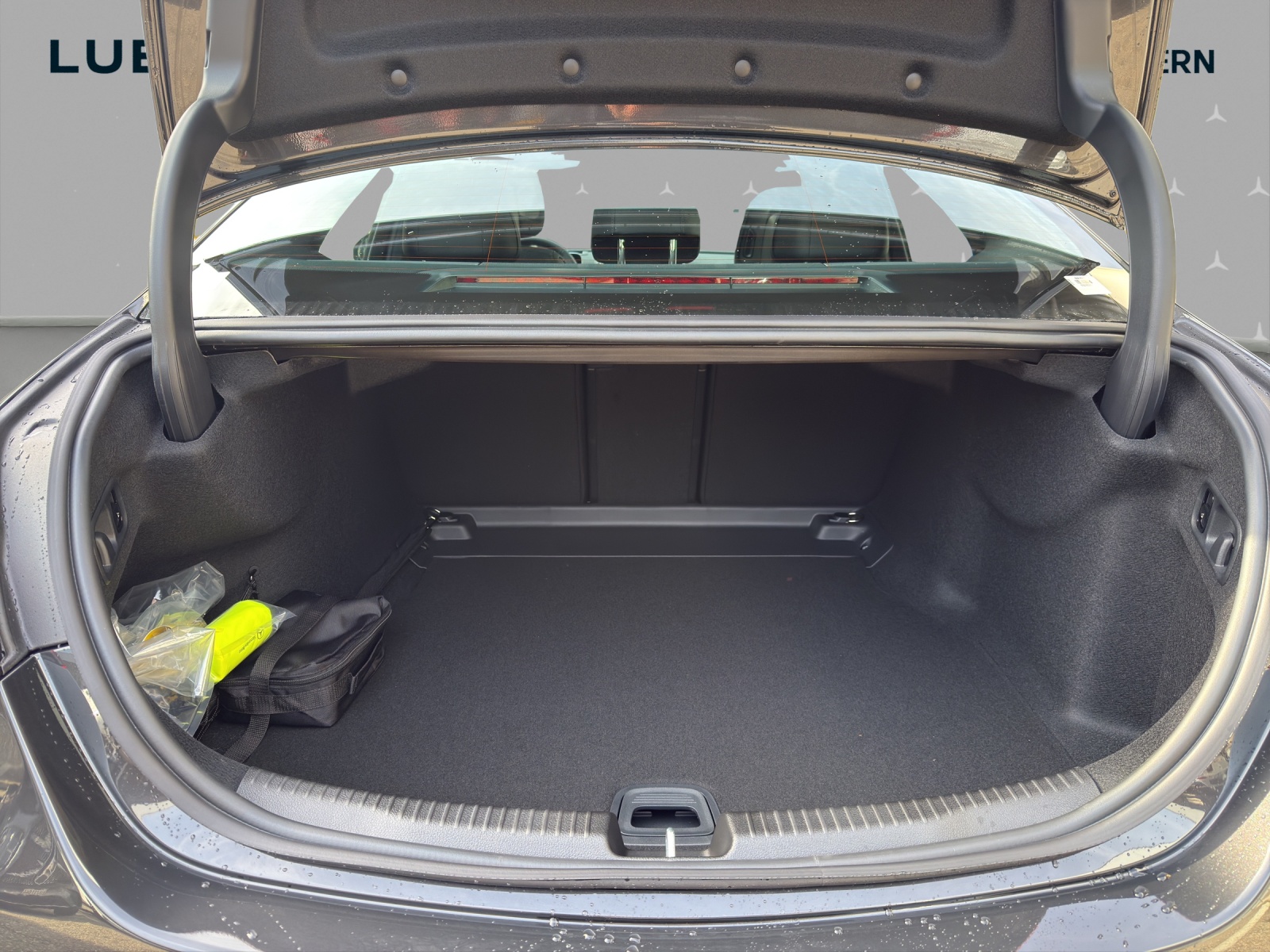 MERCEDES-BENZ C 300 4 Matic-image-14