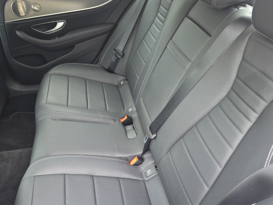 MERCEDES-BENZ E 220 d 4Matic-image-8
