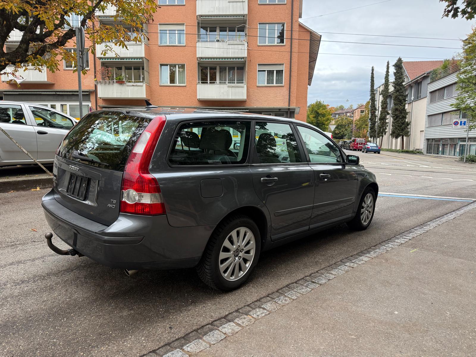 VOLVO V50 T5 AWD Summum-image-2