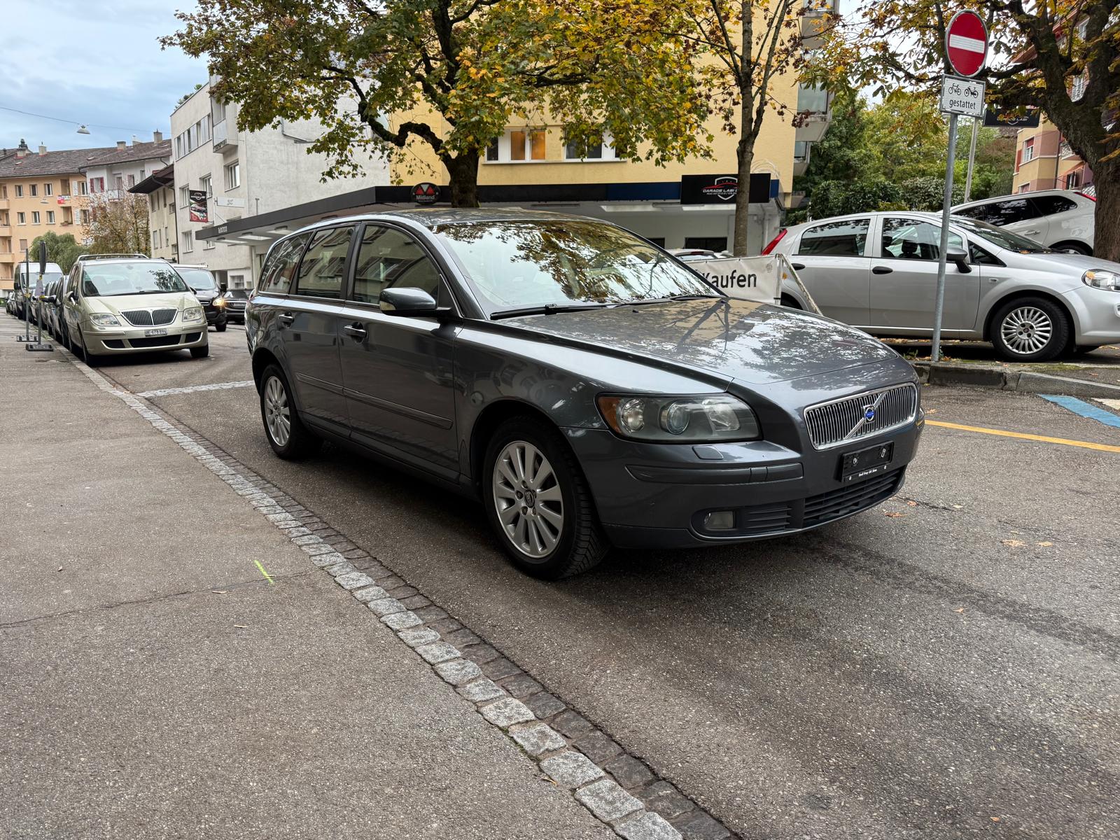 VOLVO V50 T5 AWD Summum-image-1