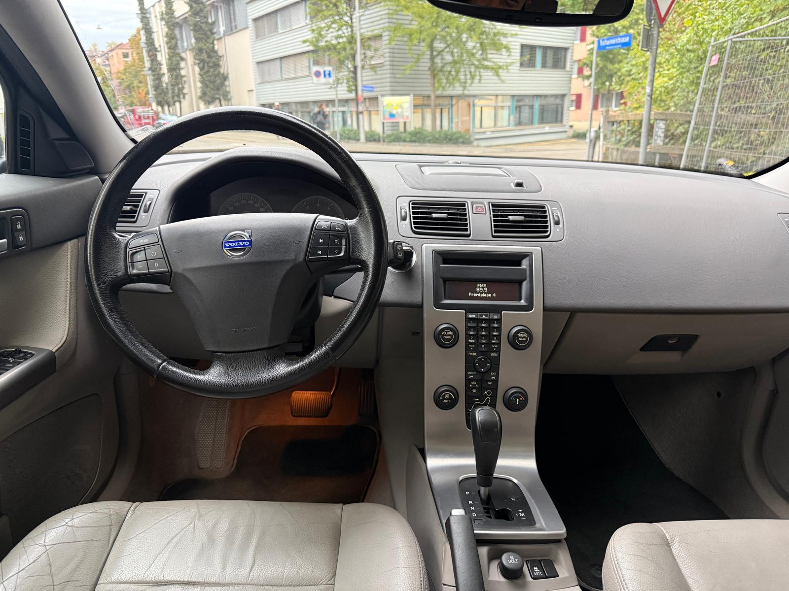 VOLVO V50 T5 AWD Summum-image-6