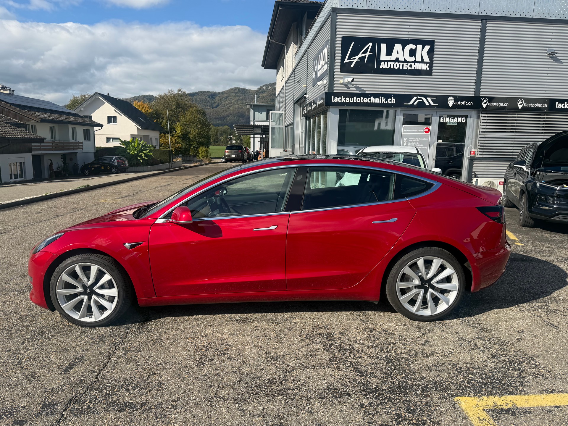 TESLA Model 3 Long Range Dual Motor AWD-image-10