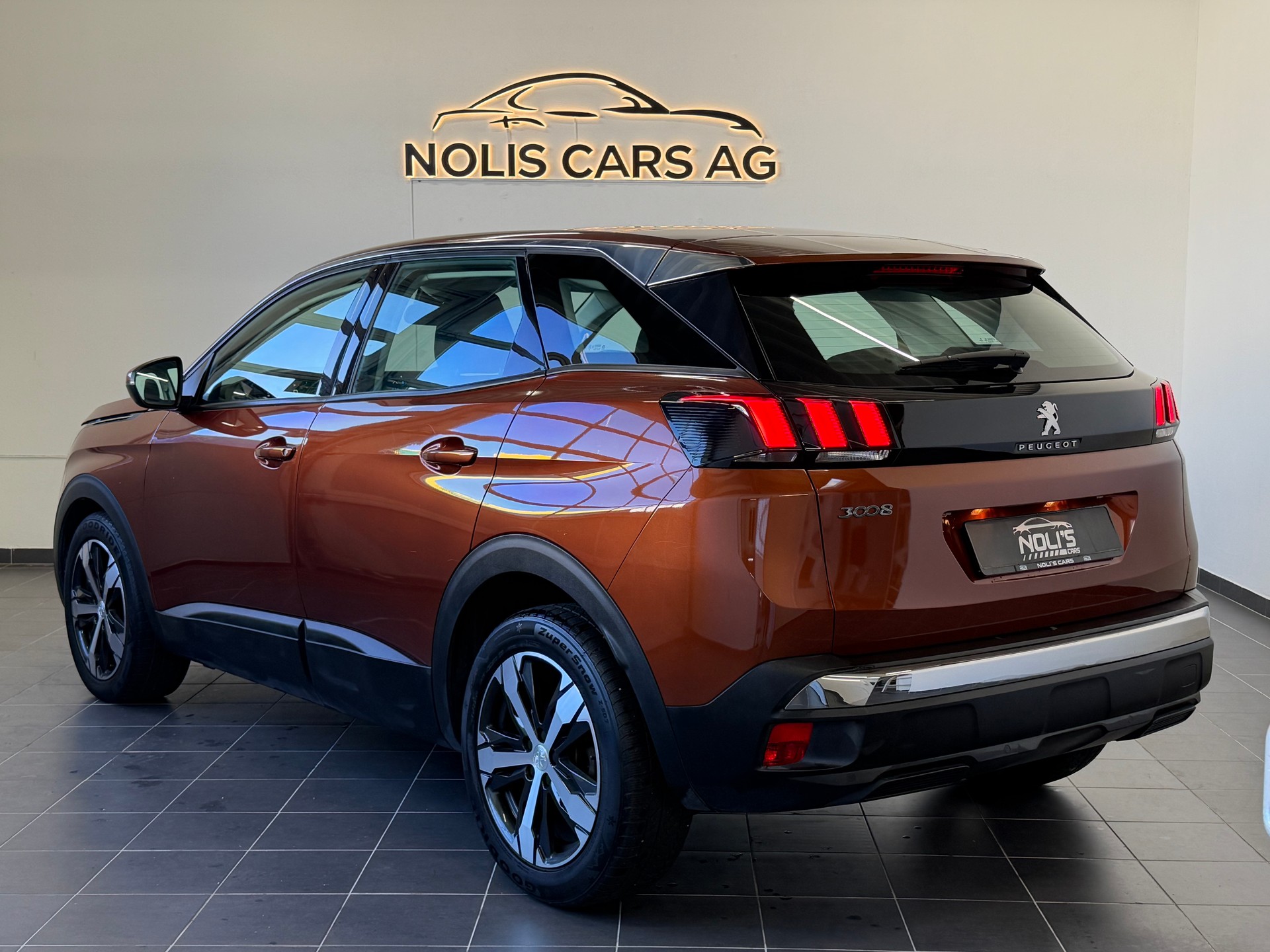 PEUGEOT 3008 1.2 PureTech Active EAT-image-5