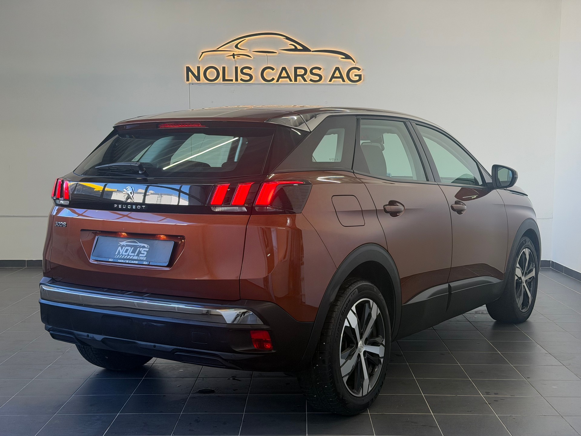 PEUGEOT 3008 1.2 PureTech Active EAT-image-6